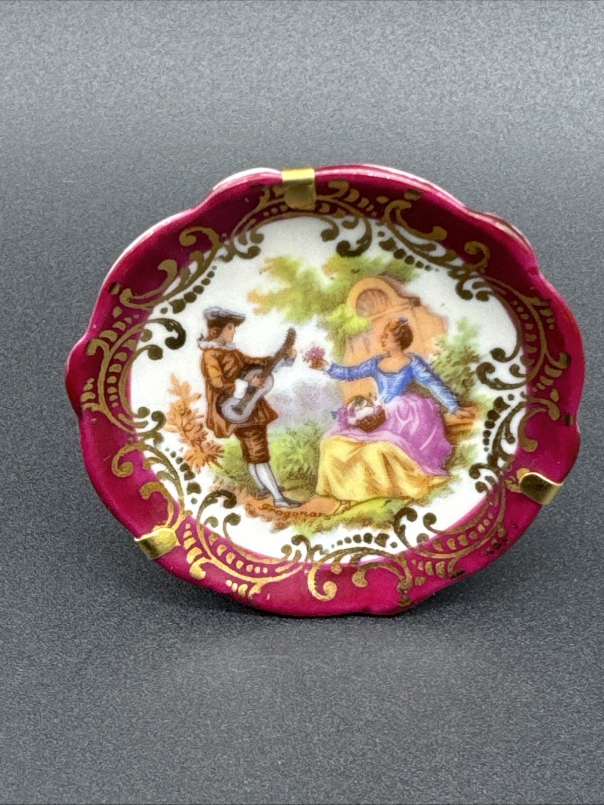 VTG Limoges France Courting Couple Mini 2” Plate Stand Wall Decor Dollhouse Gold VTG Limoges France Courting Couple Mini 2” Plate Stand Wall Decor Dollhouse Gold