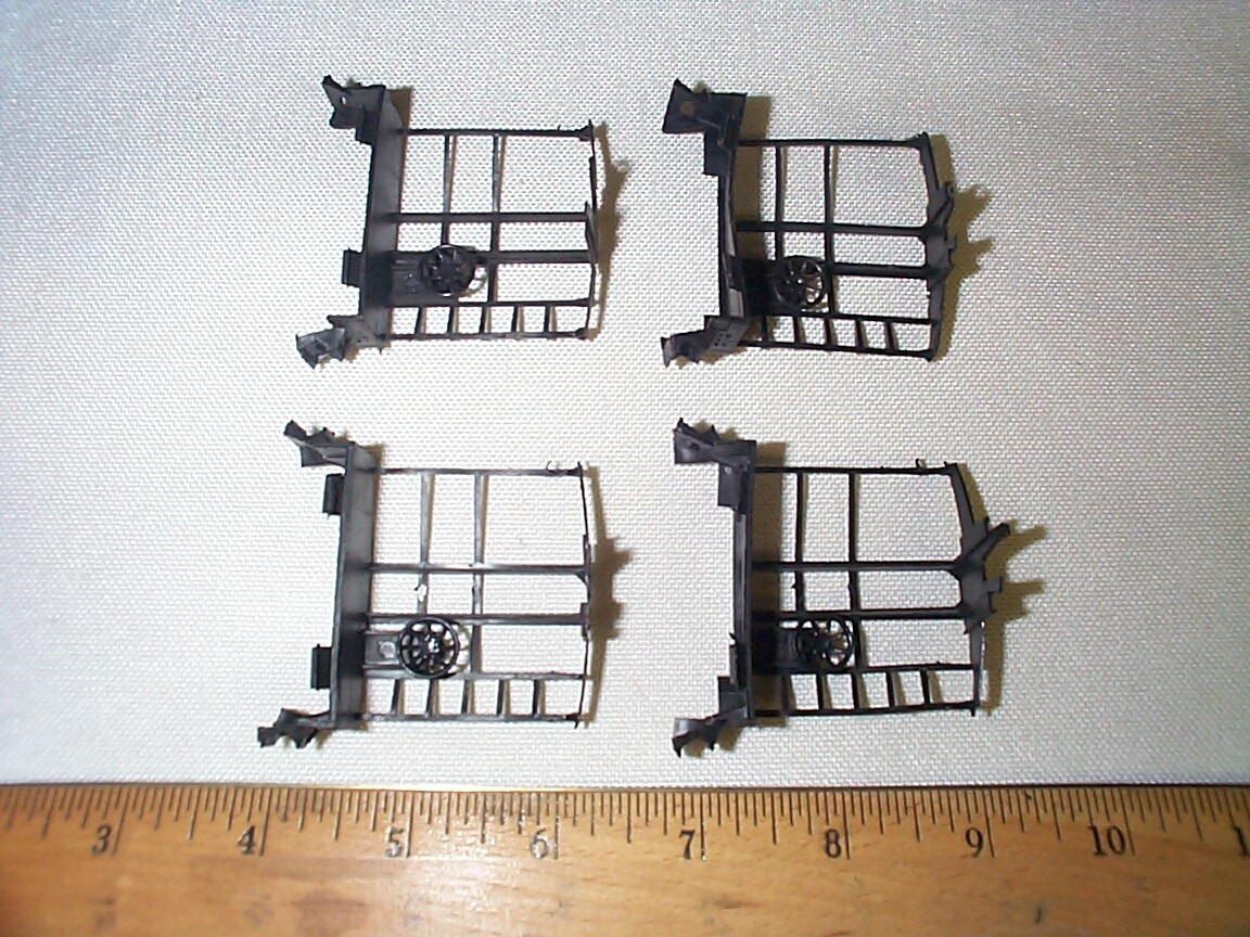 Lionel 6417-7 N5C Porthole Caboose Platform 6417 & MANY MORE YOU GET 4 PCS NOS