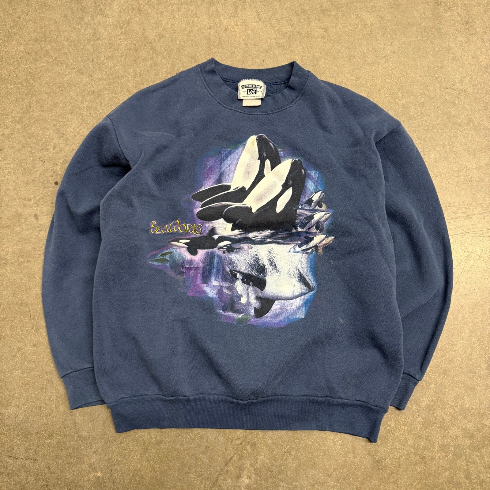 Vintage Lee SeaWorld Orca Sweatshirt Navy Blue Crewneck XL Graphic Print