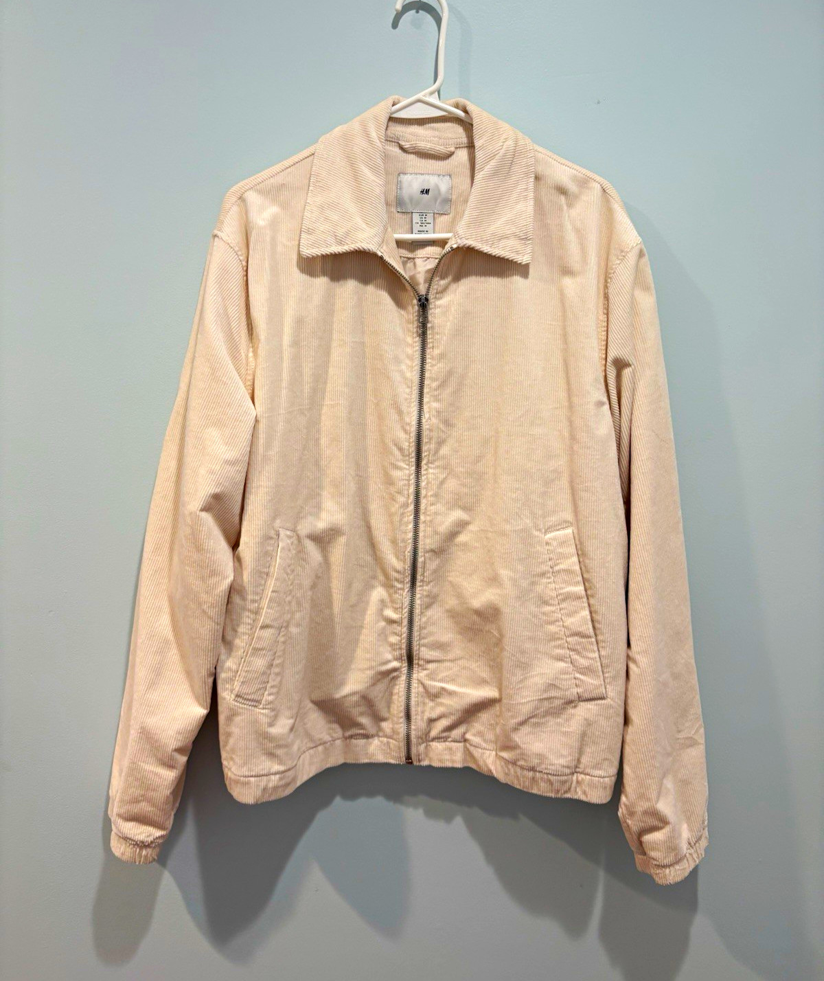 H&M Men’s Beige Corduroy Jacket Full Zip Pockets Spread Collar Size M H&M Men’s Beige Corduroy Jacket Full Zip Pockets Spread Collar Size M