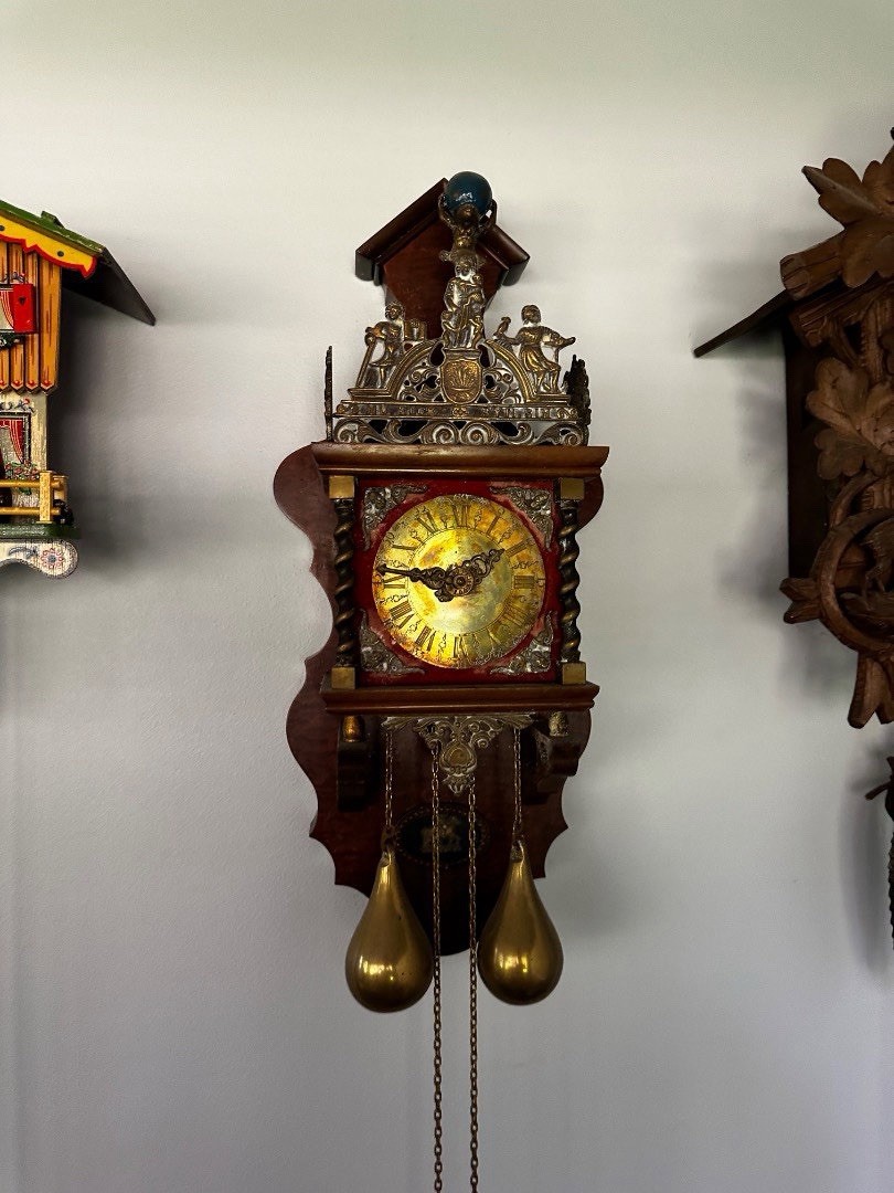 Vintage 1950s Dutch Zaanse Wall Clock Warmink WUBA Red Velvet Face Atlas WORKING