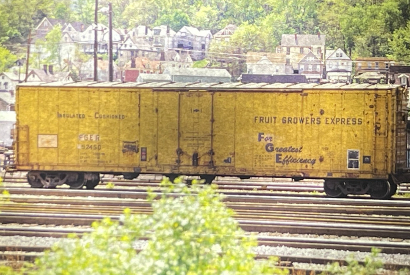 Fruit Growers Express Railroad Boxcar #92450 - McKees Rocks, PA 35mm Photo Slide Fruit Growers Express Railroad Boxcar #92450 - McKees Rocks, PA 35mm Photo Slide