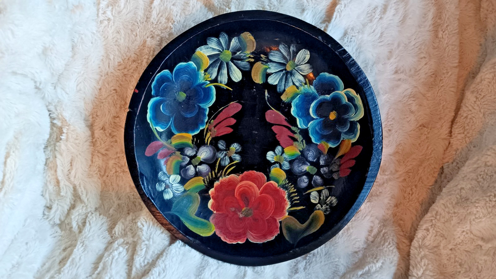 Vintage Hand Carved & Painted Mexican Folk Art Wood Floral Batea Bowl 11.25” Vintage Hand Carved & Painted Mexican Folk Art Wood Floral Batea Bowl 11.25”