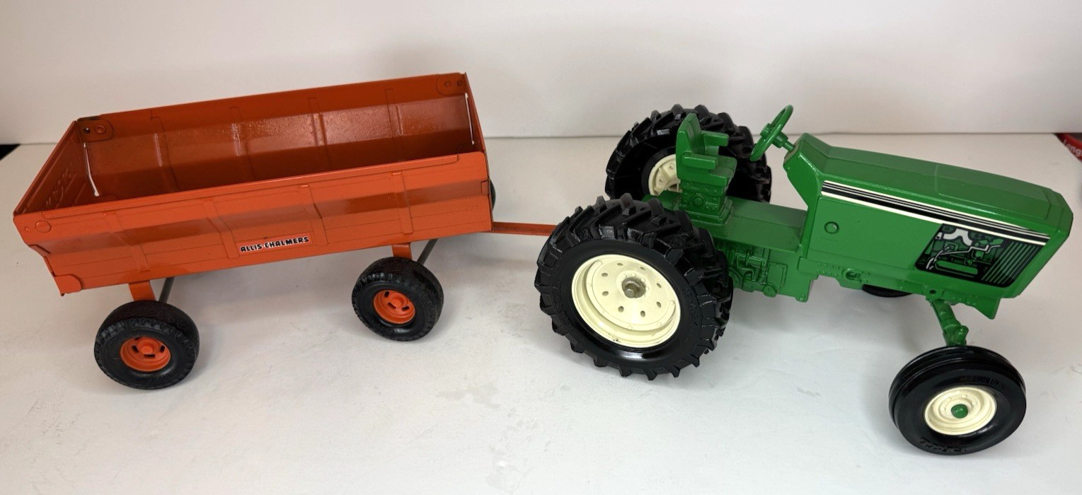 VINTAGE TOY DIECAST ERTL STK 415 GREEN TRACTOR & ERTL ALLIS-CHALMERS 0697 WAGON