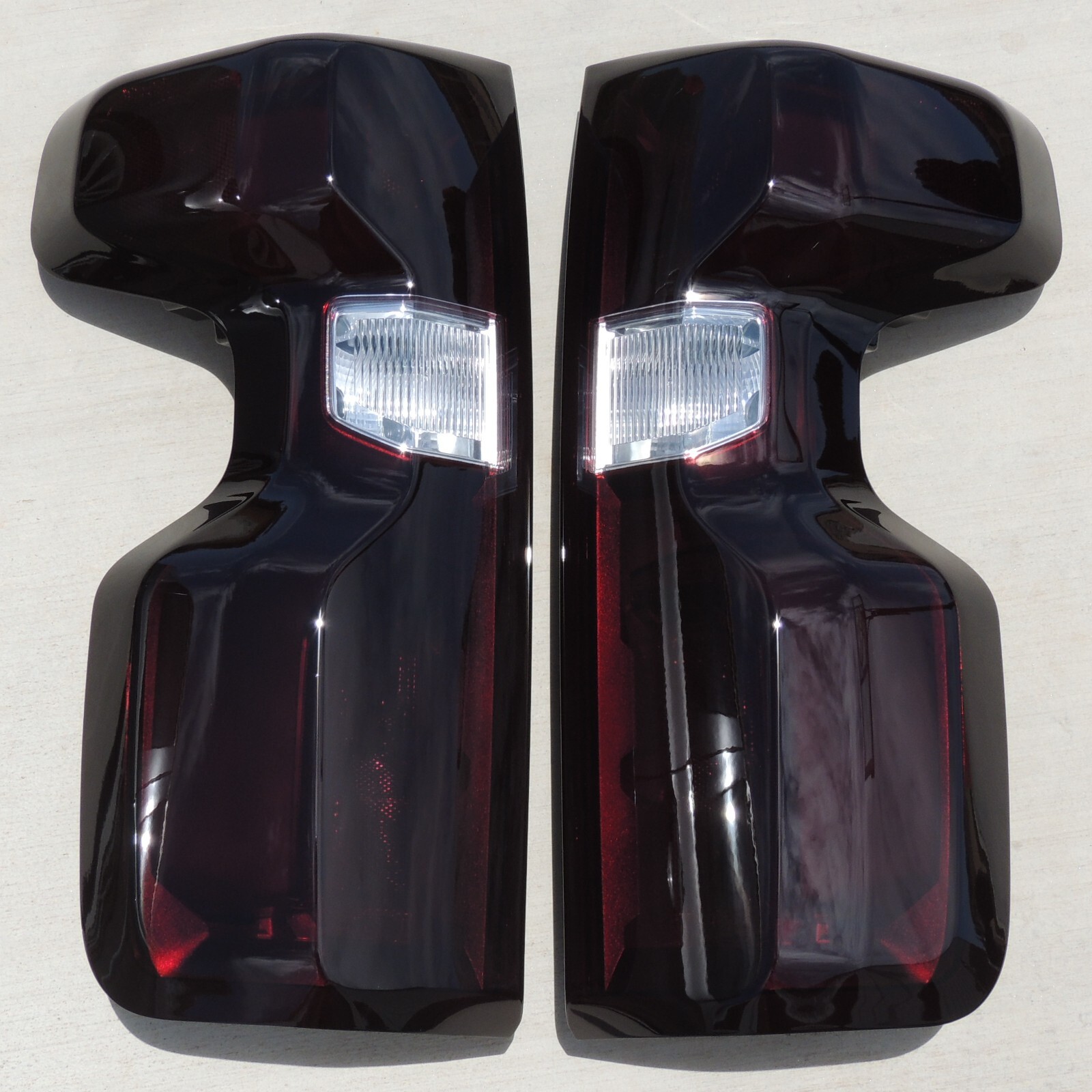 19-24 Silverado Smoked Tail Lights  Black Tinted HALOGEN NON LED 🔥🔥 1500 2500