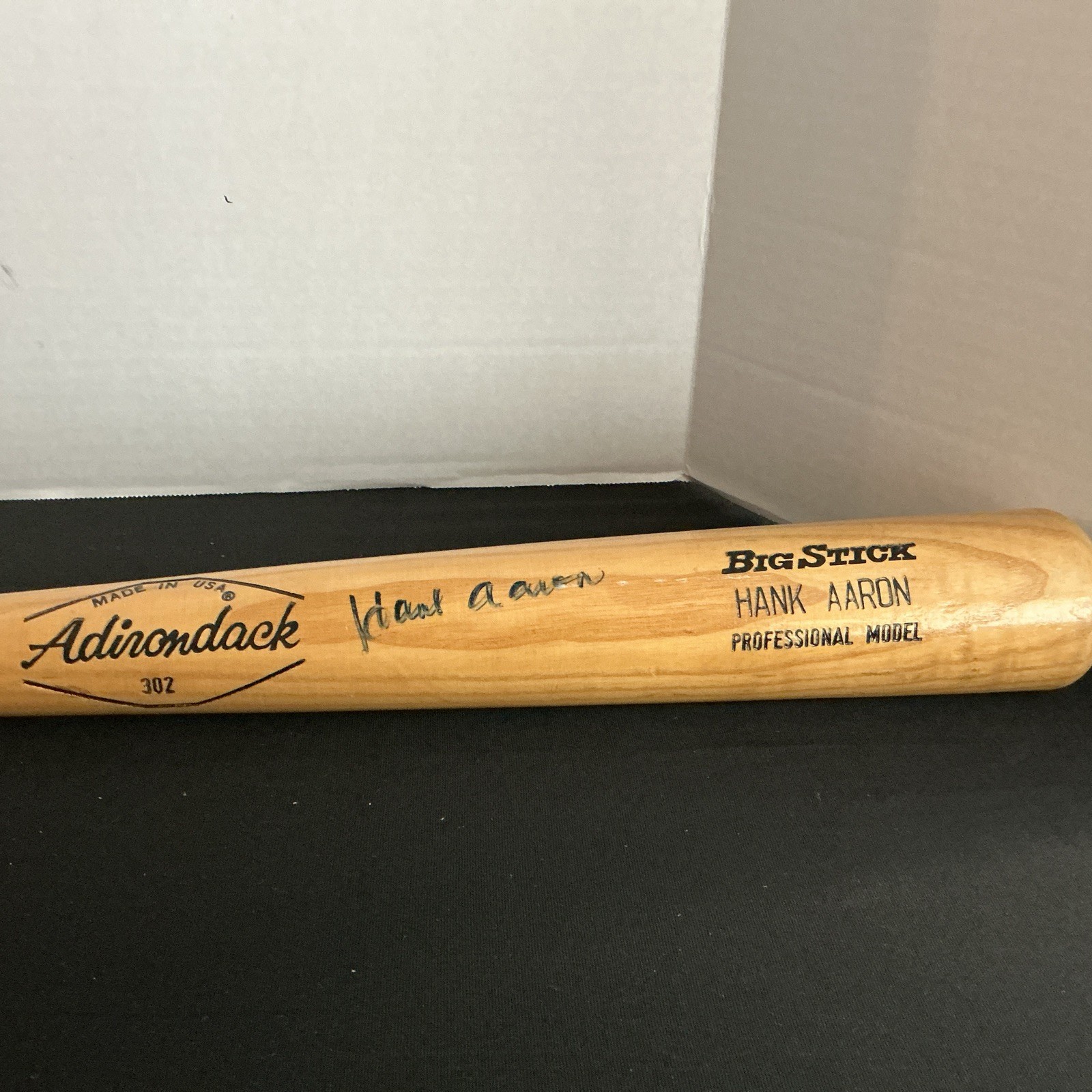 Hank Aaron Signed Adirondack Big Stick Baseball Bat No COA Hank Aaron Signed Adirondack Big Stick Baseball Bat No COA