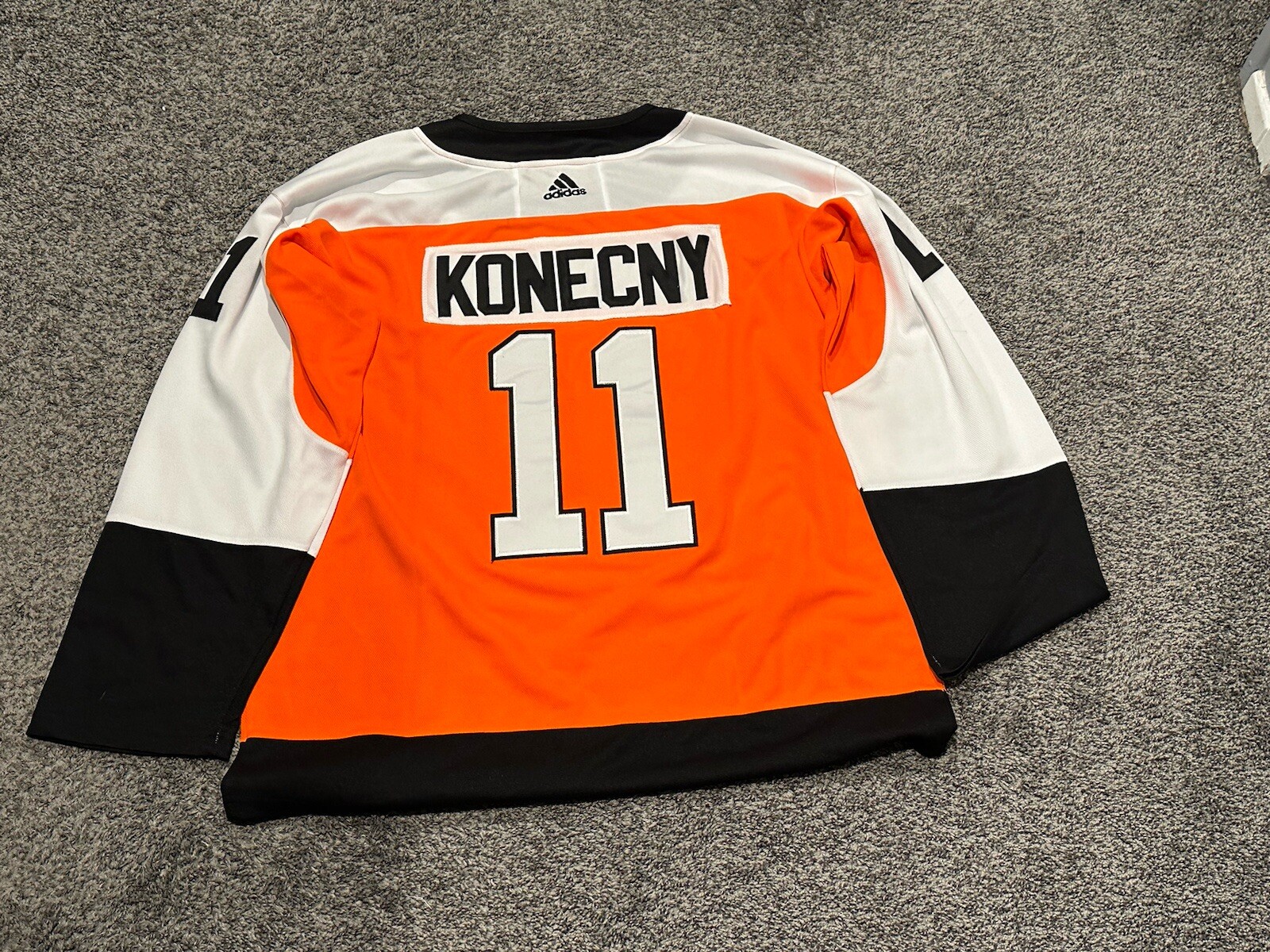 NWOT Adidas Philadelphia Flyers Travis Konecny Jersey Size Large NWOT Adidas Philadelphia Flyers Travis Konecny Jersey Size Large