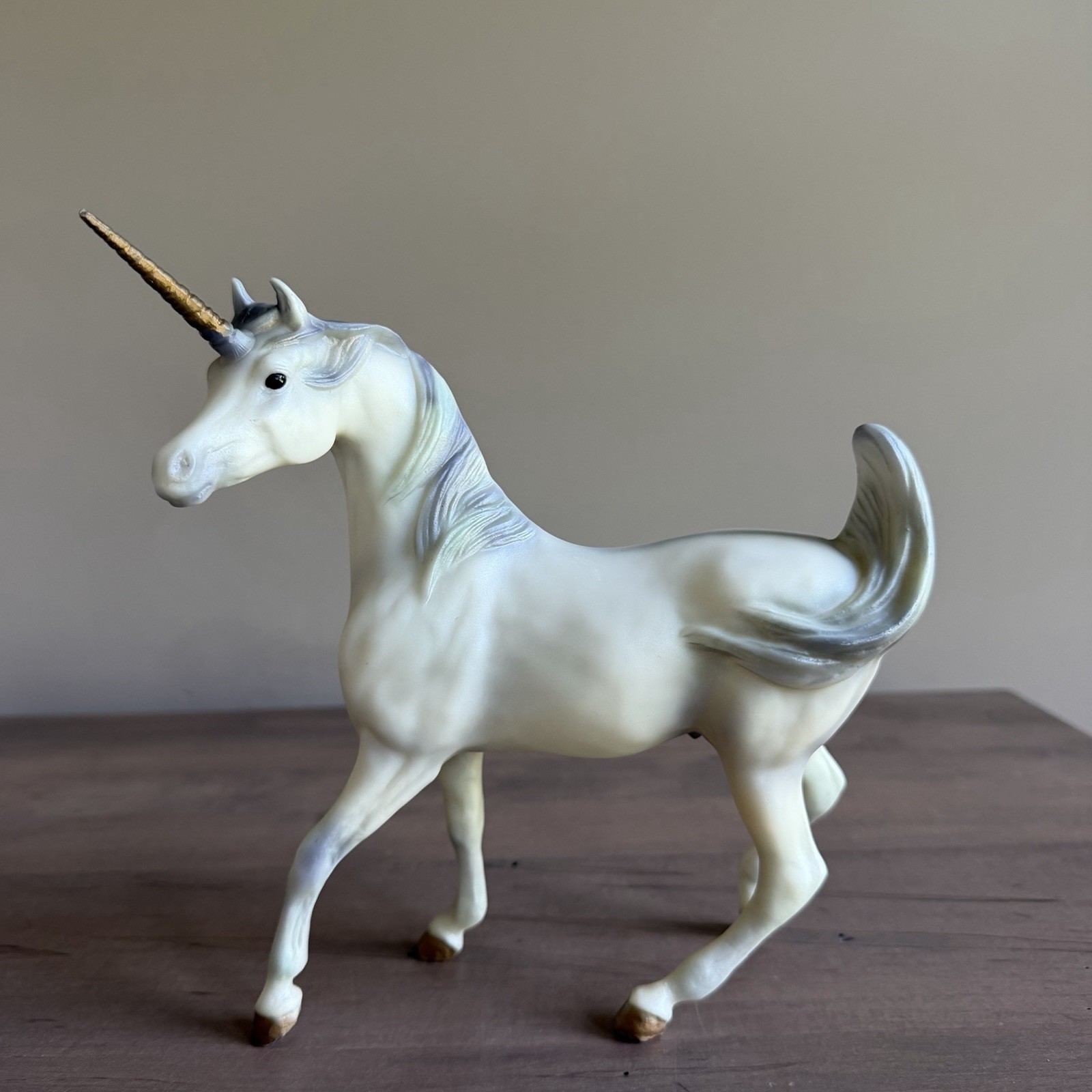 Breyer Vintage Unicorn #410301 Lavinia Iridescent Light Grey Sham Mold