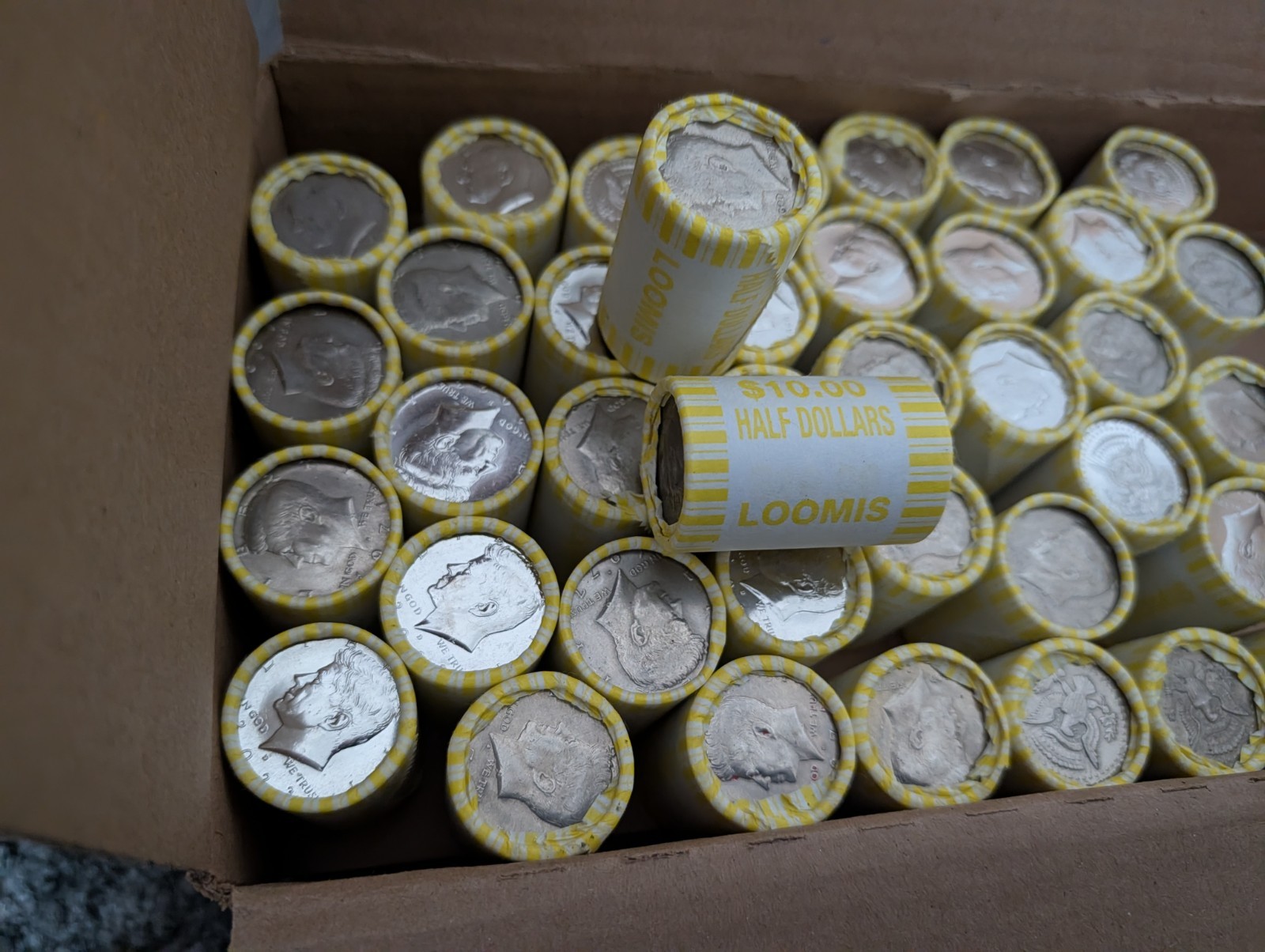 LOW PRICE UNSEARCHED Kennedy Half Dollar Roll.  20 Coin Lot.  $10 Face Value