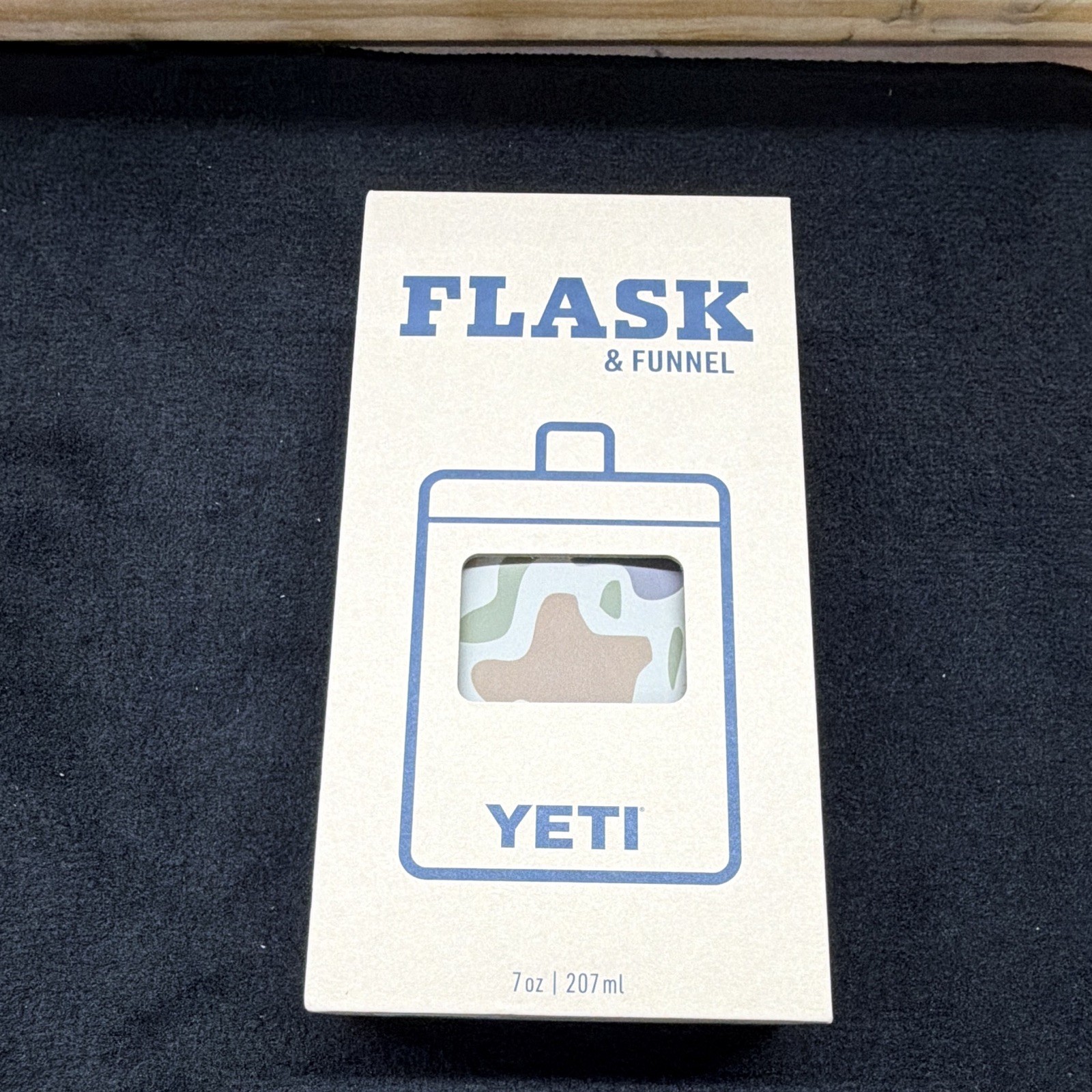 YETI 7 oz Stainless Steel Pocket Flask Set w/ Funnel Tan Camo Camouflage YETI 7 oz Stainless Steel Pocket Flask Set w/ Funnel Tan Camo Camouflage