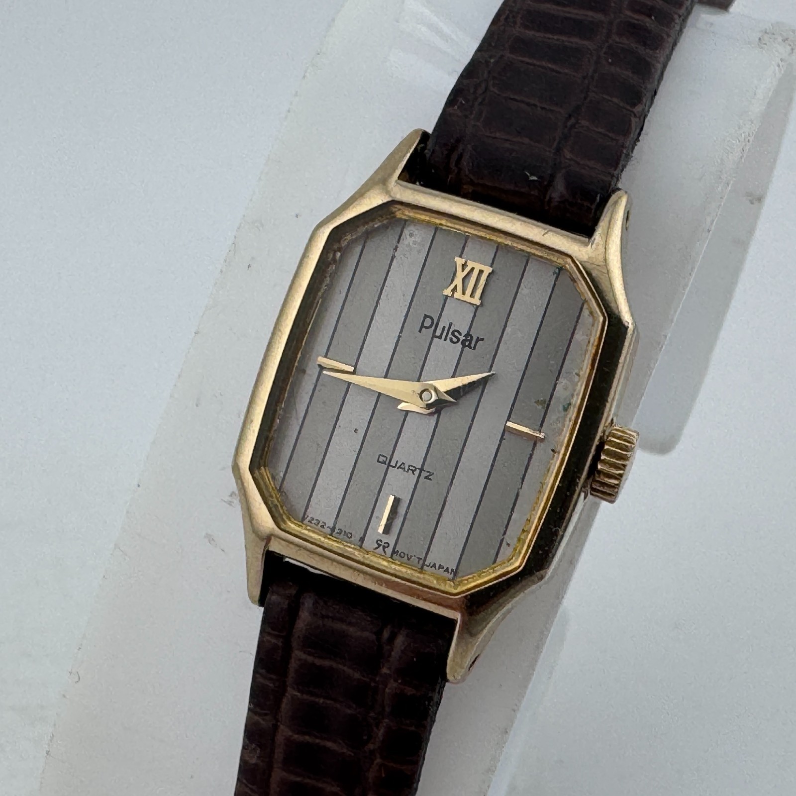 Vintage Pulsar Quartz Watch V232-5810 Women Gold Tone Leather ~For Parts Repair