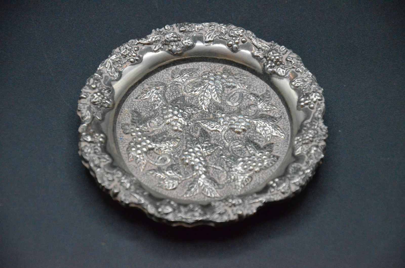 ANTIQUE EHP CHASED SHEFFIELD ENGLAND SILVER PLATED? TRINKET DISH ANTIQUE EHP CHASED SHEFFIELD ENGLAND SILVER PLATED? TRINKET DISH
