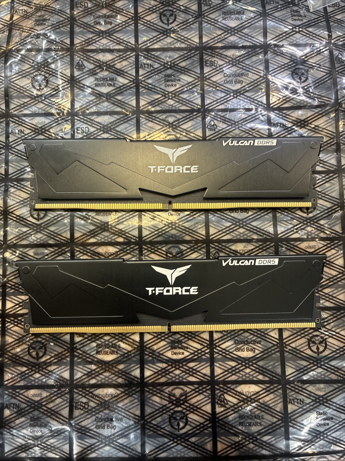 TeamGroup T-Force Vulcan 32GB 2x16GB DDR5 RAM 5200MHz FLBD516G5200HC40CBK