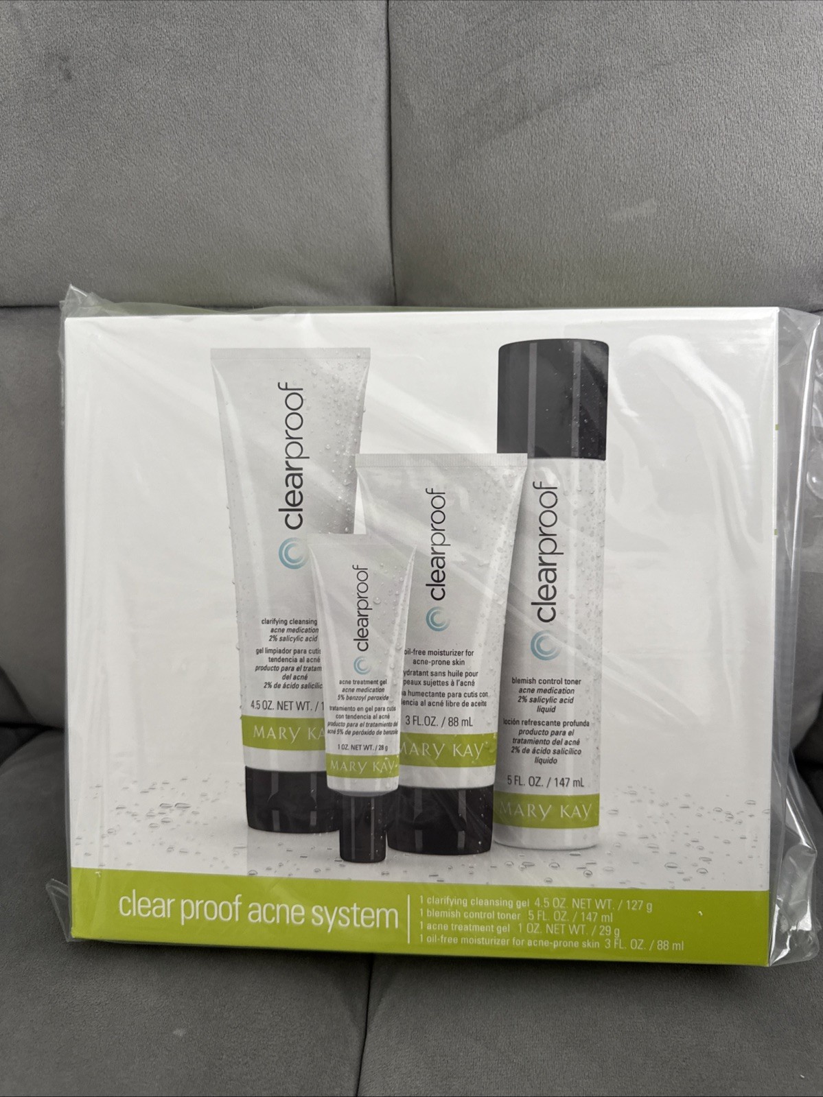 Mary Kay Clearproof Acne System 4-Piece Full Size Set Mary Kay Clearproof Acne System 4-Piece Full Size Set