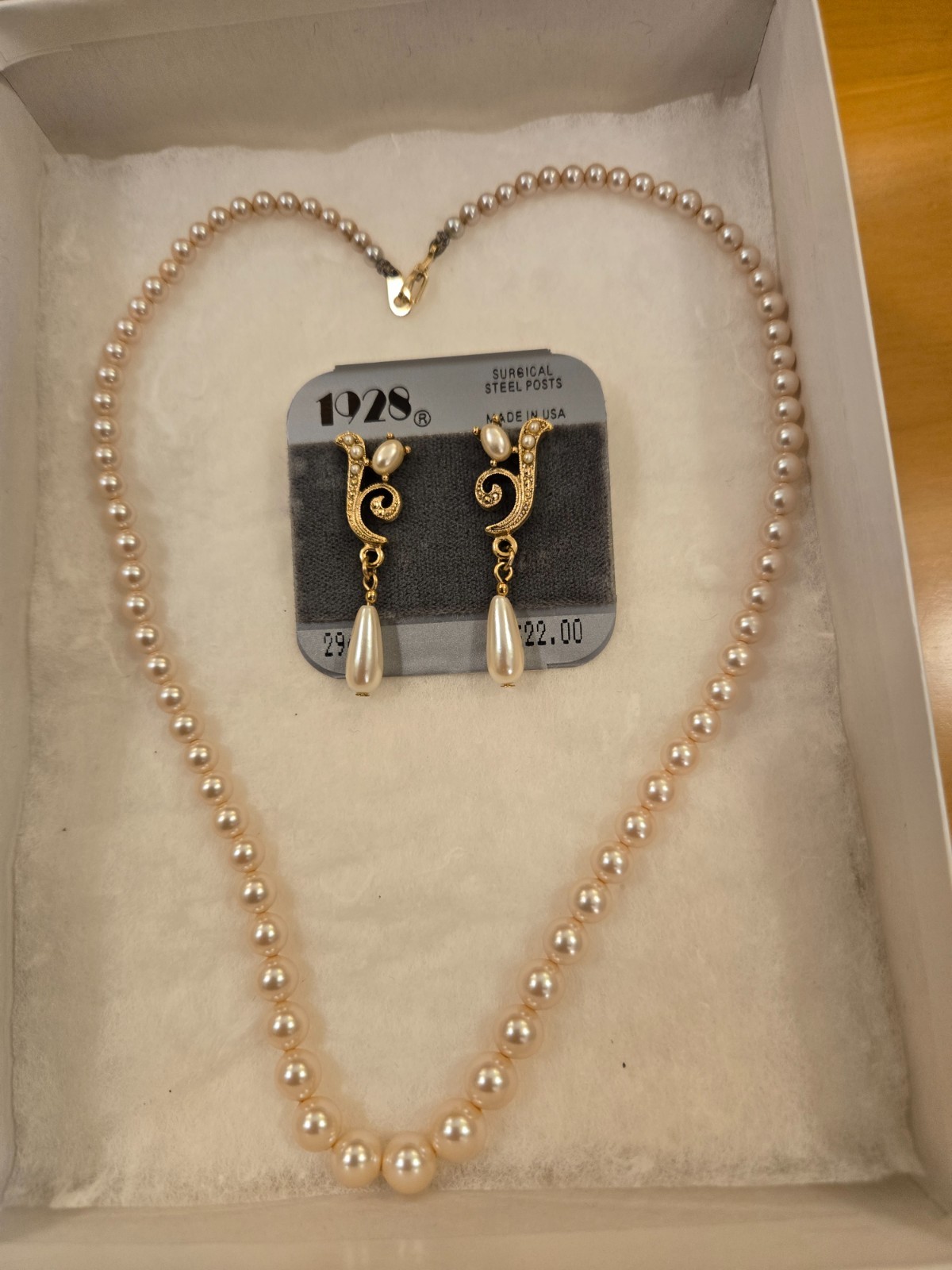 Beautiful Vintage Pearl Necklace and Earring Set from the 1928 Jewelry Company