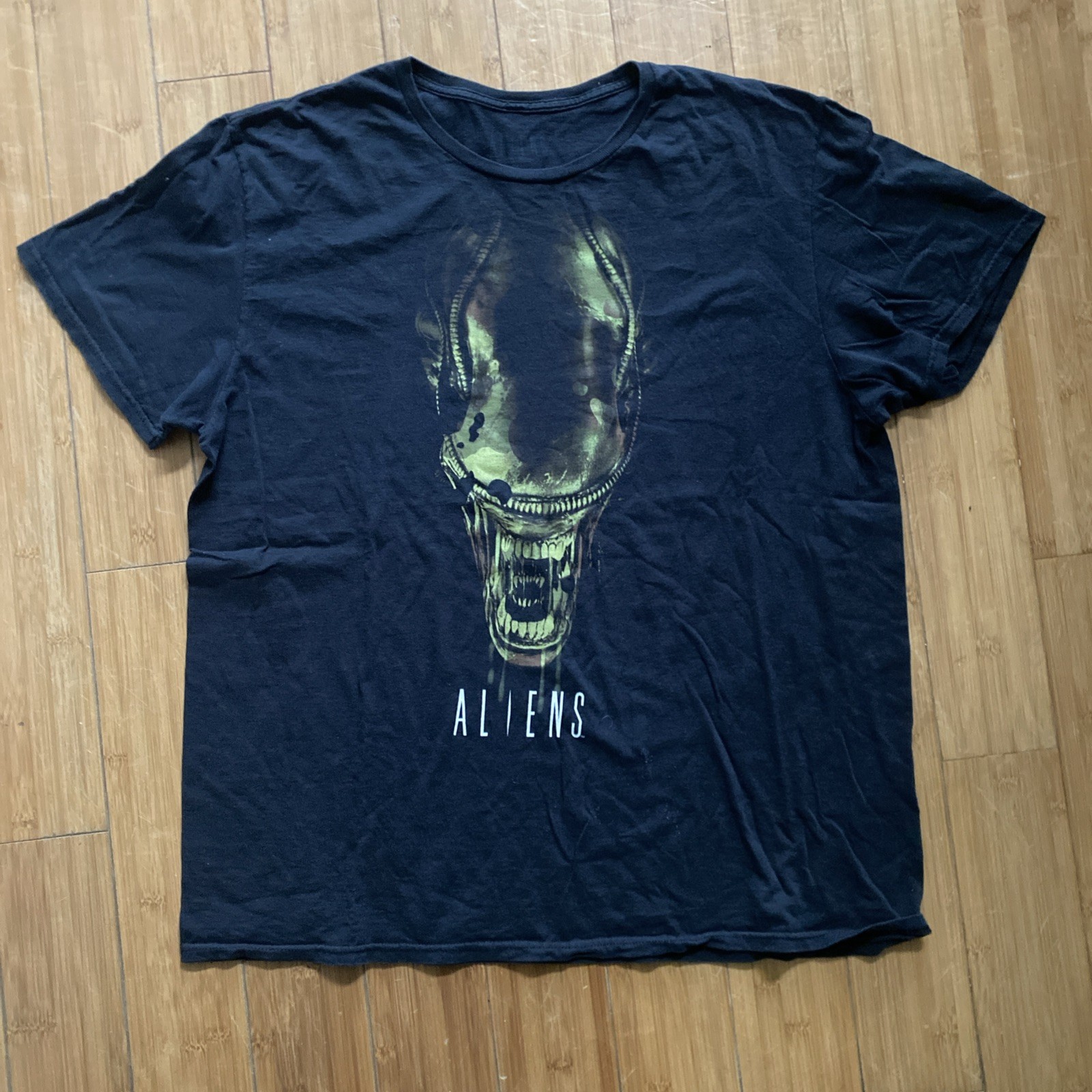 Vintage Aliens Official Movie T shirt size XL Ridley Scott Horror Space Vintage Aliens Official Movie T shirt size XL Ridley Scott Horror Space