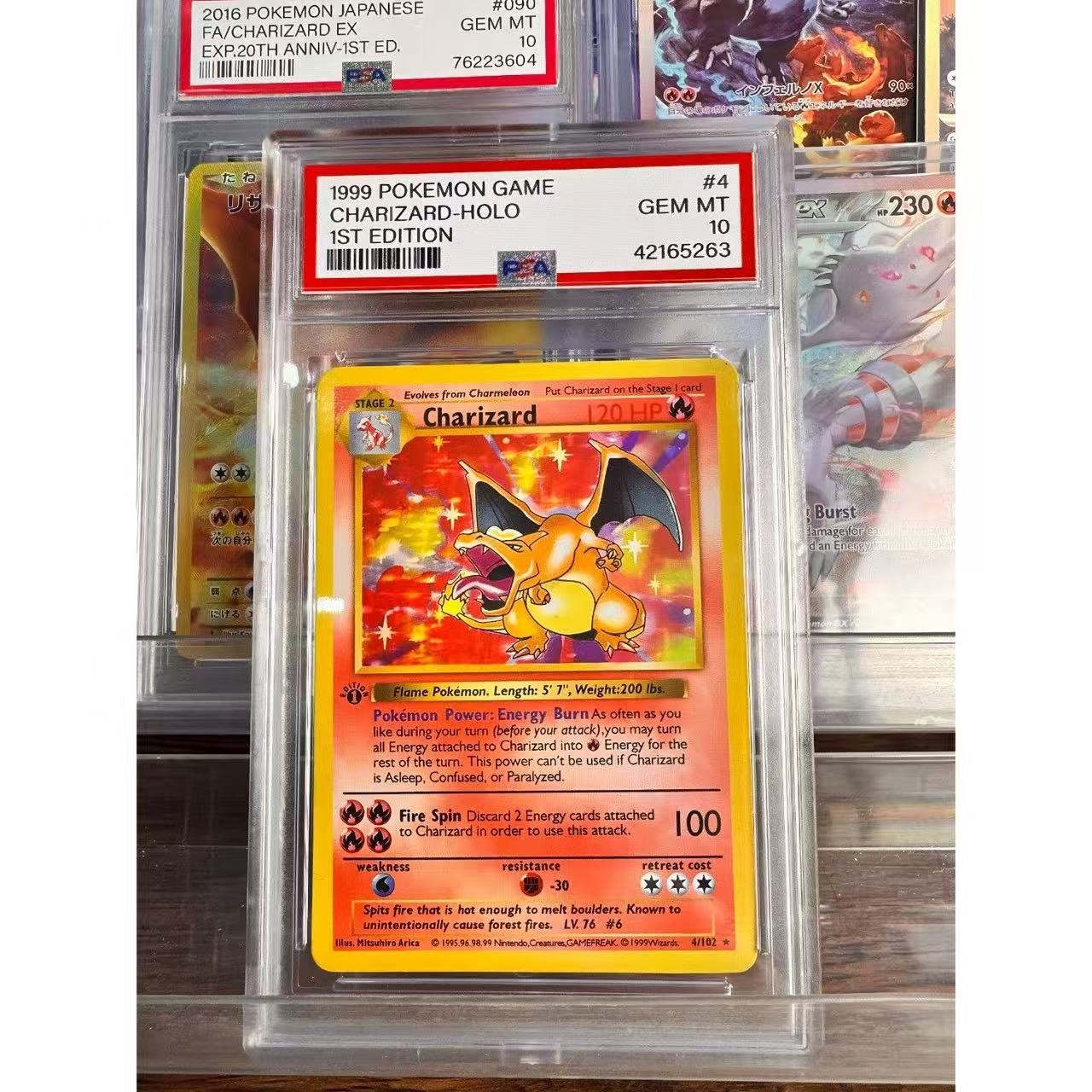 PSA10 1999 Pokémon English 1st Edition Charizard Holo Original Card Hand-Photogr PSA10 1999 Pokémon English 1st Edition Charizard Holo Original Card Hand-Photogr