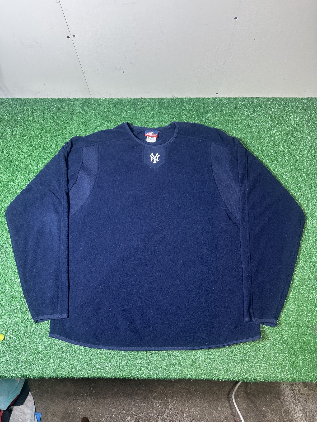 Vintage Majestic new York Yankees MLB Fleece Pullover Size Faded Tag