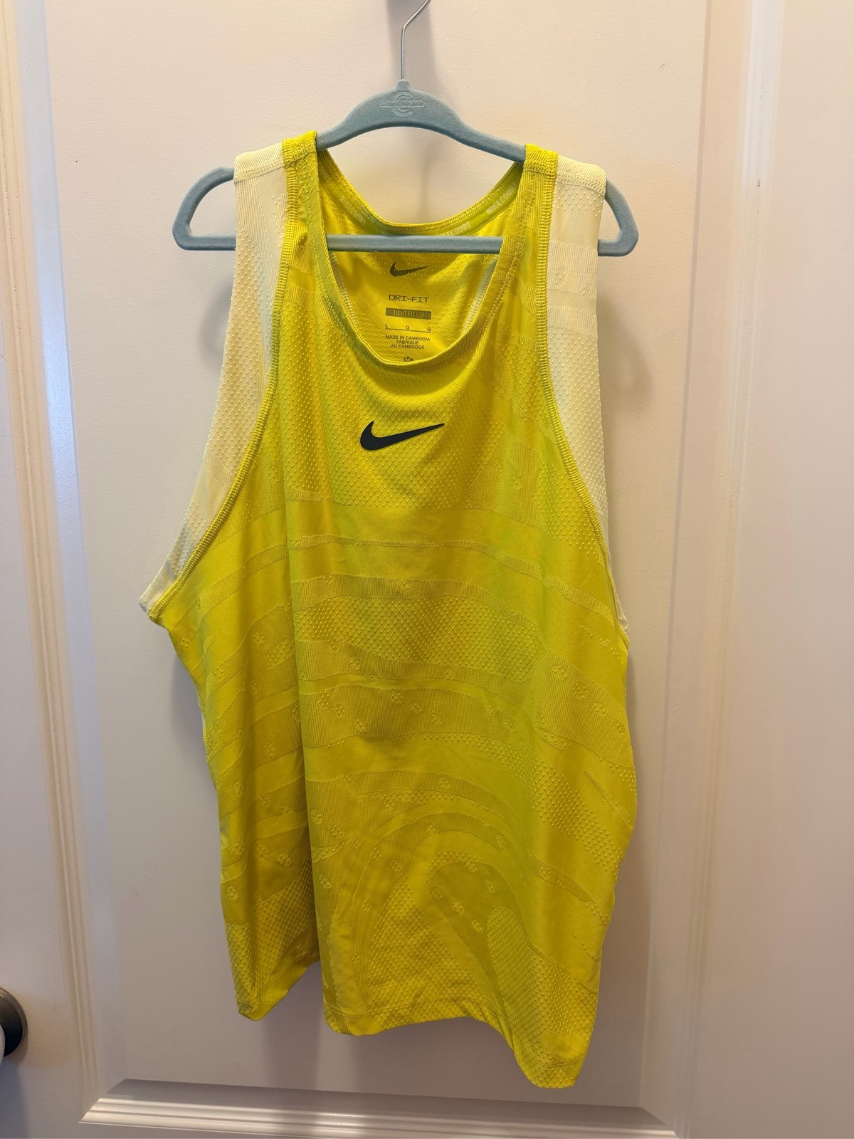 Nike AeroSwift Dri-FIT ADV Running Singlet Men\'s Size Large Volt Yellow Nike AeroSwift Dri-FIT ADV Running Singlet Men\'s Size Large Volt Yellow