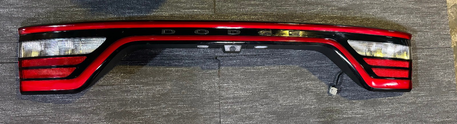 OE 2020-2026 Dodge Durango Rear LED Lift-Gate Lamp W Camera Option OE 2020-2026 Dodge Durango Rear LED Lift-Gate Lamp W Camera Option