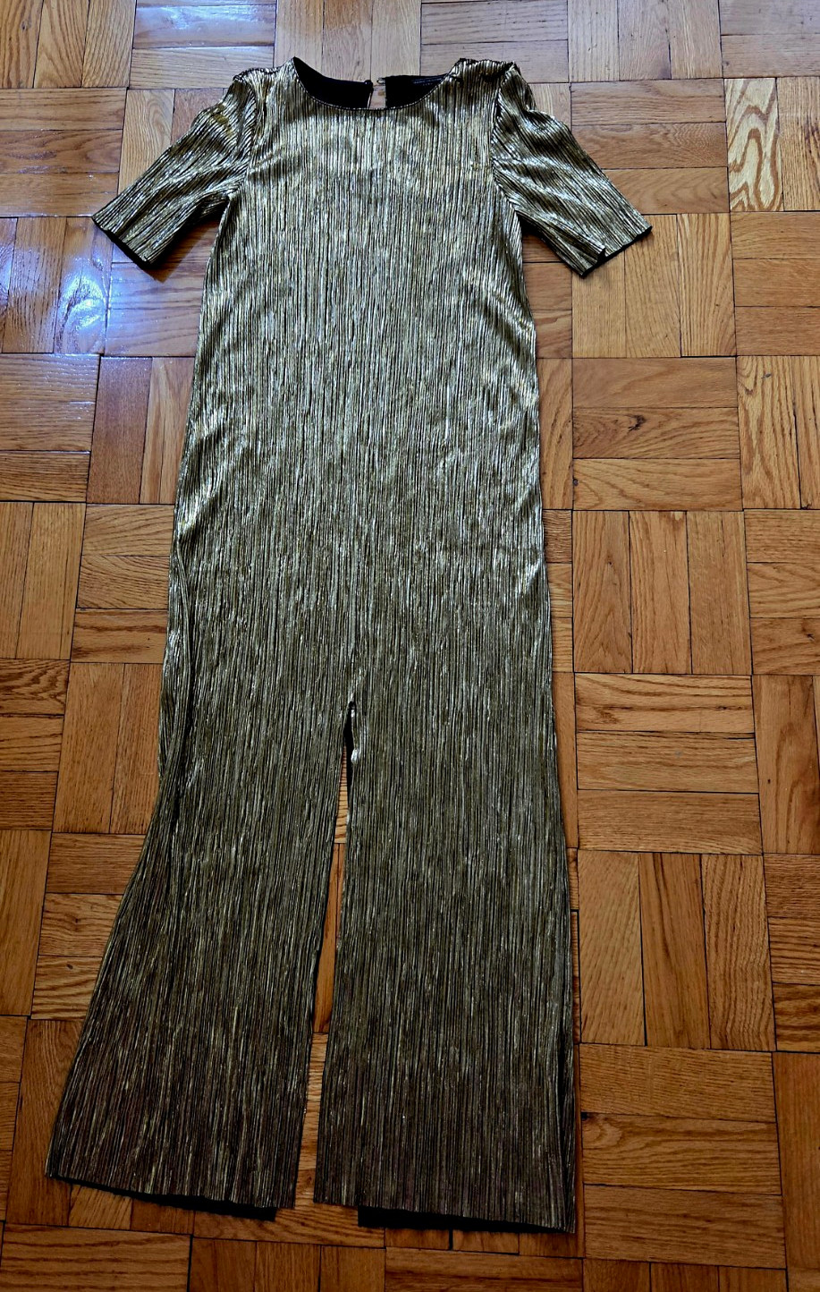 ZARA Trafaluc Metallic Gold Pleated Wide-Leg Dress With Slit Cap Sleeve Sz S ZARA Trafaluc Metallic Gold Pleated Wide-Leg Dress With Slit Cap Sleeve Sz S