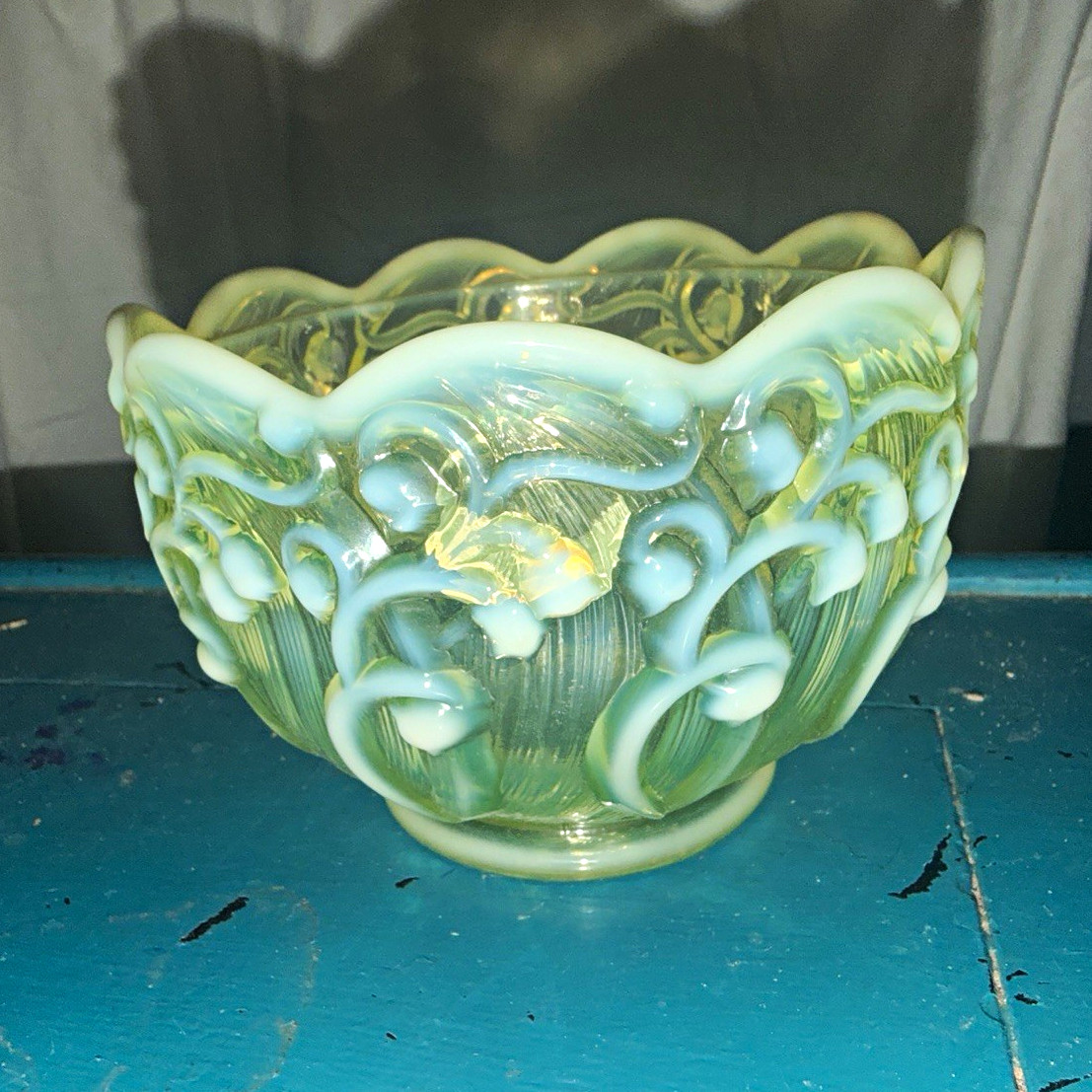 Vintage Opalescent Vaseline Uranium Glass Bowl Vintage Opalescent Vaseline Uranium Glass Bowl