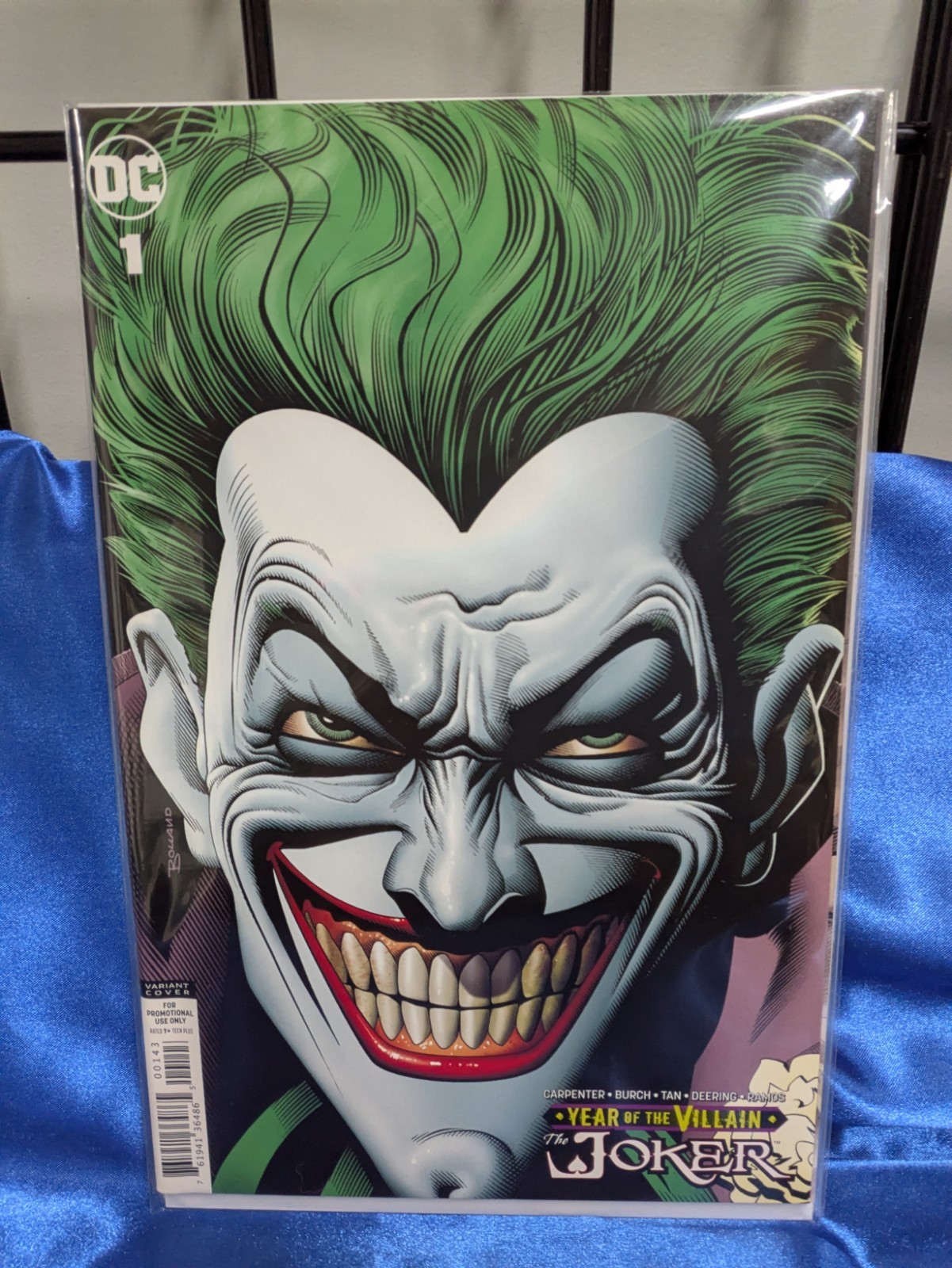 Joker Year of the Villain #1 Retailer 1 Copy Per Store Variant NM- 2019 DC Joker Year of the Villain #1 Retailer 1 Copy Per Store Variant NM- 2019 DC