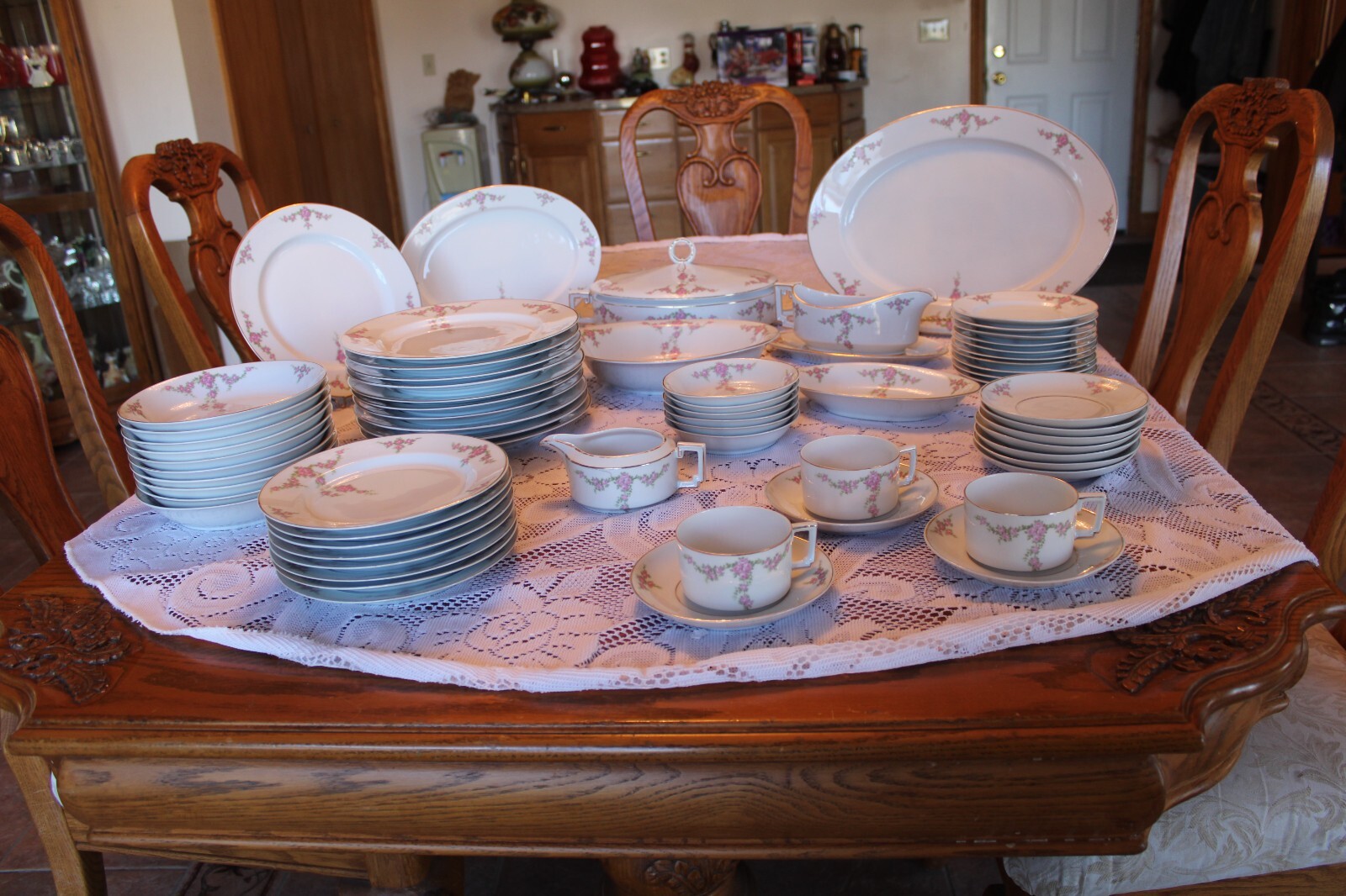 Heinrich H & C Rosalinda Vintage 65 Piece Porcelain China Dinnerware Grouping Heinrich H & C Rosalinda Vintage 65 Piece Porcelain China Dinnerware Grouping