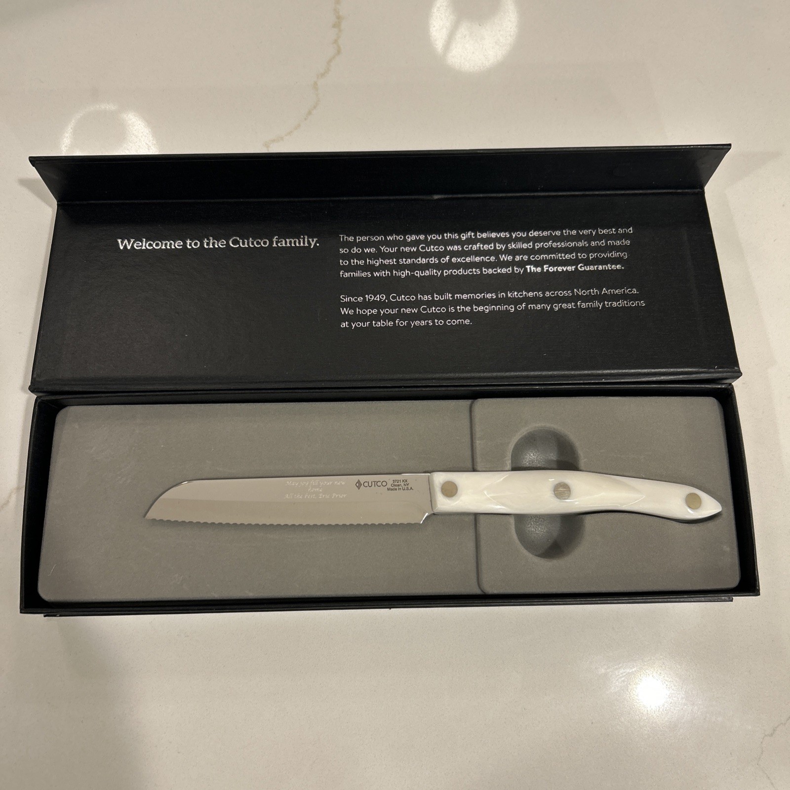 Cutco Serrated Santoku Style Trimmer Kitchen Knife USA White Handle 3721 KP Cutco Serrated Santoku Style Trimmer Kitchen Knife USA White Handle 3721 KP
