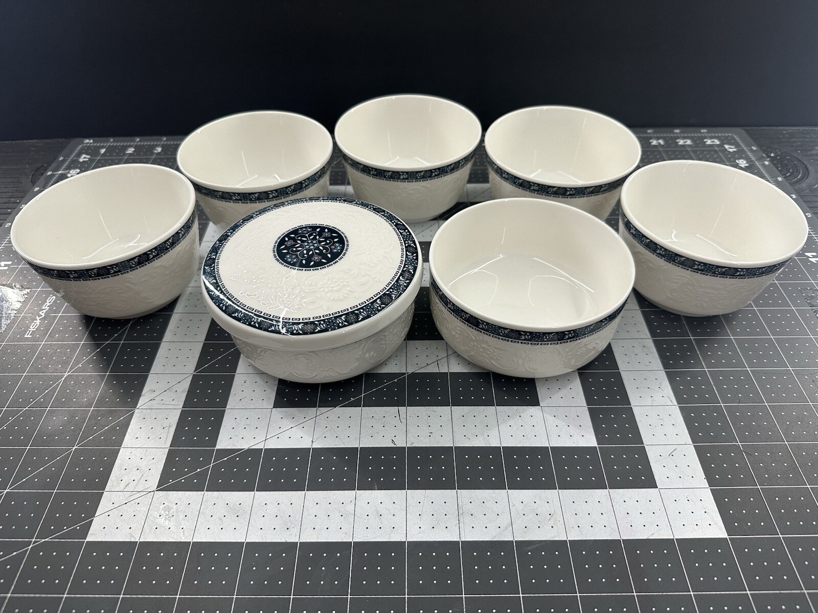Vintage Hankook Super Strong Bone Porcelain China 8-Set Includes 1 Cover Vintage Hankook Super Strong Bone Porcelain China 8-Set Includes 1 Cover
