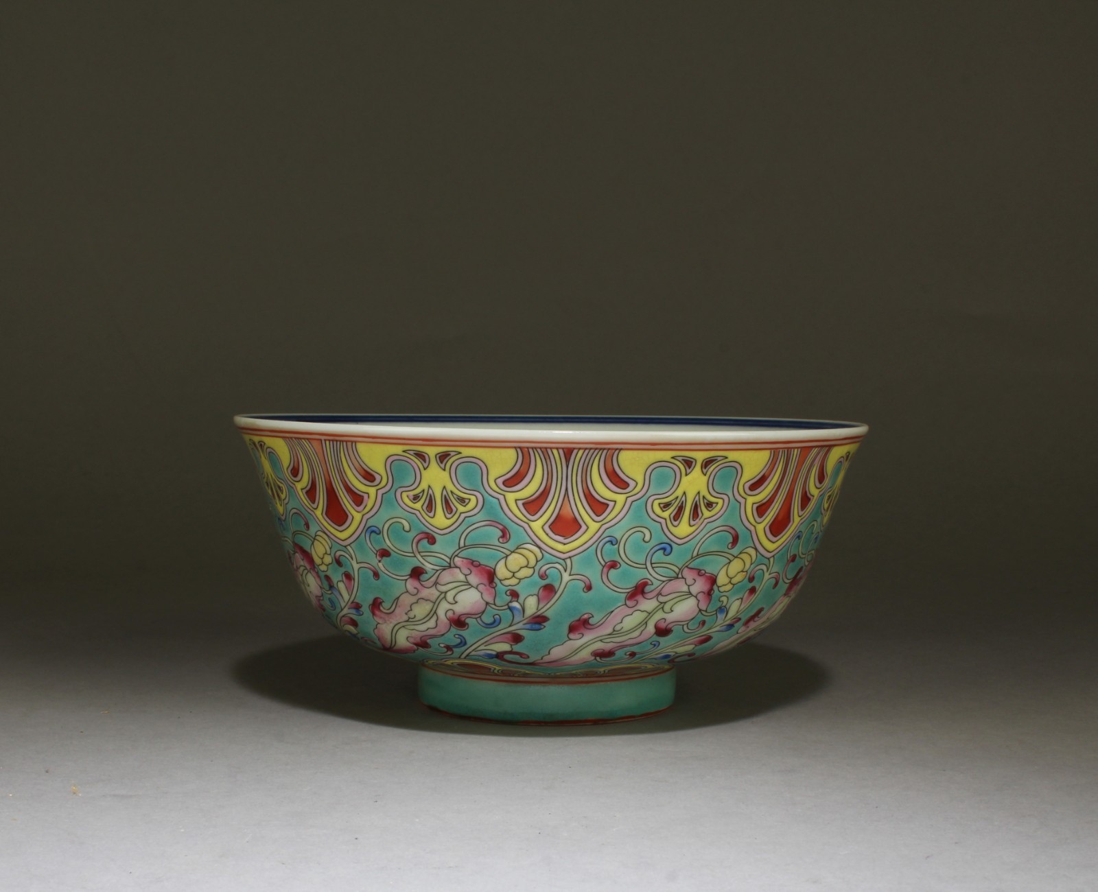 A Famille Verte Porcelain Bowl. \'YongZheng\' mark A Famille Verte Porcelain Bowl. \'YongZheng\' mark