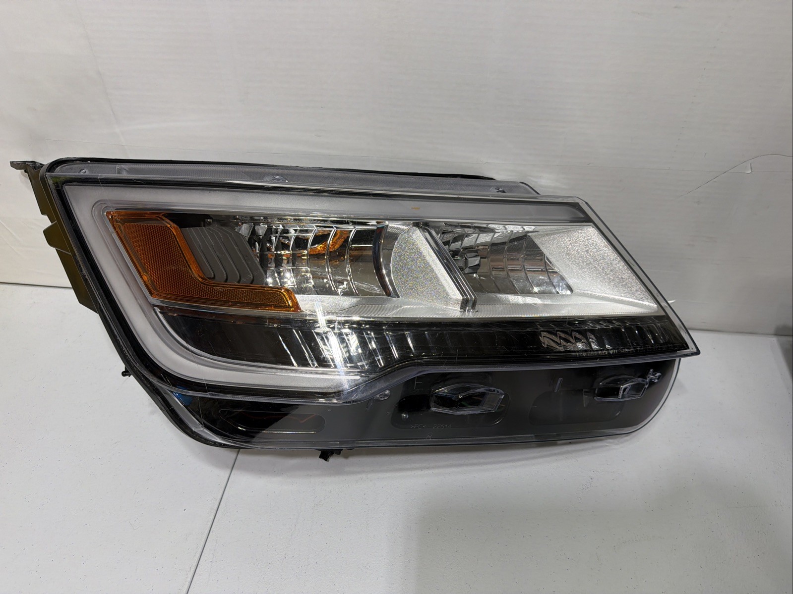 OEM 2016-2019 Ford Explorer LED Headlight Right Side Chrome HB53-13005-BB See Al OEM 2016-2019 Ford Explorer LED Headlight Right Side Chrome HB53-13005-BB See Al