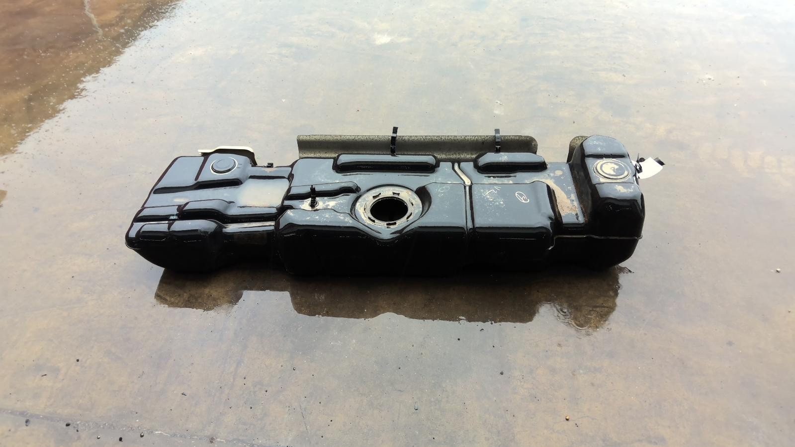 Used Fuel Tank fits: 2004 Chevrolet Suburban 1500 w/flex fuel vehicle FFV Grade