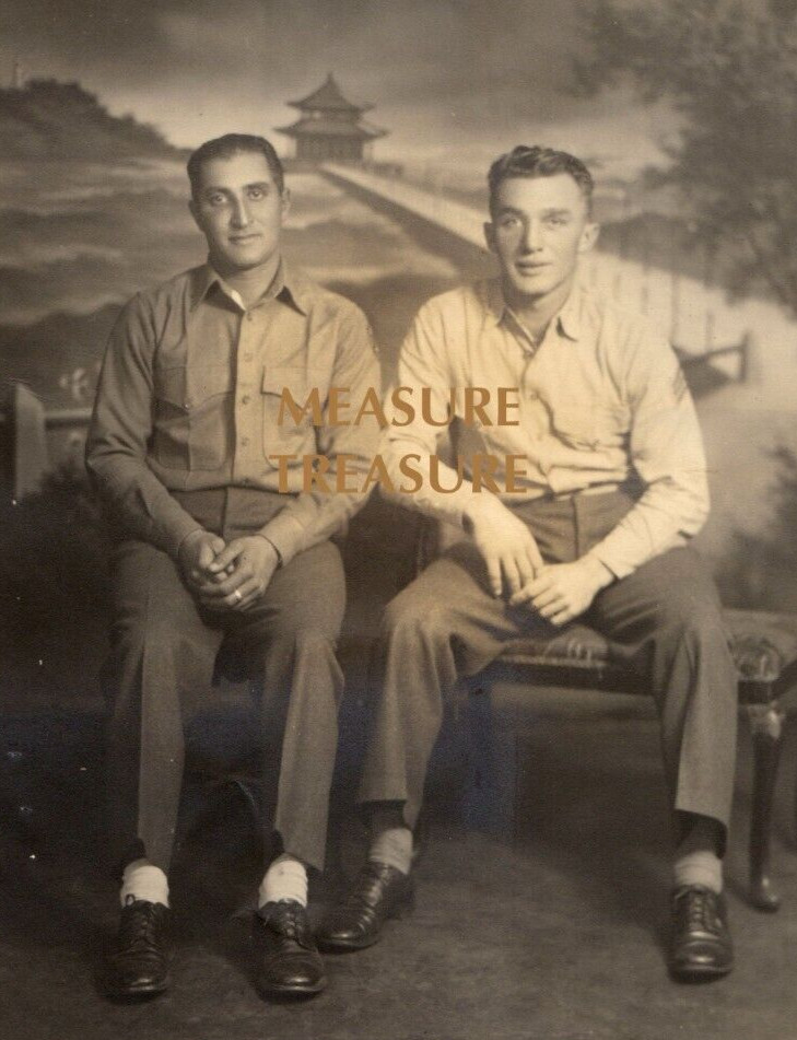 C.1940 WW2 TSINGTAO QINGDAO 青岛 CHINA TWO WESTERNERS SOLDIERS ? STUDIO PHOTO F7