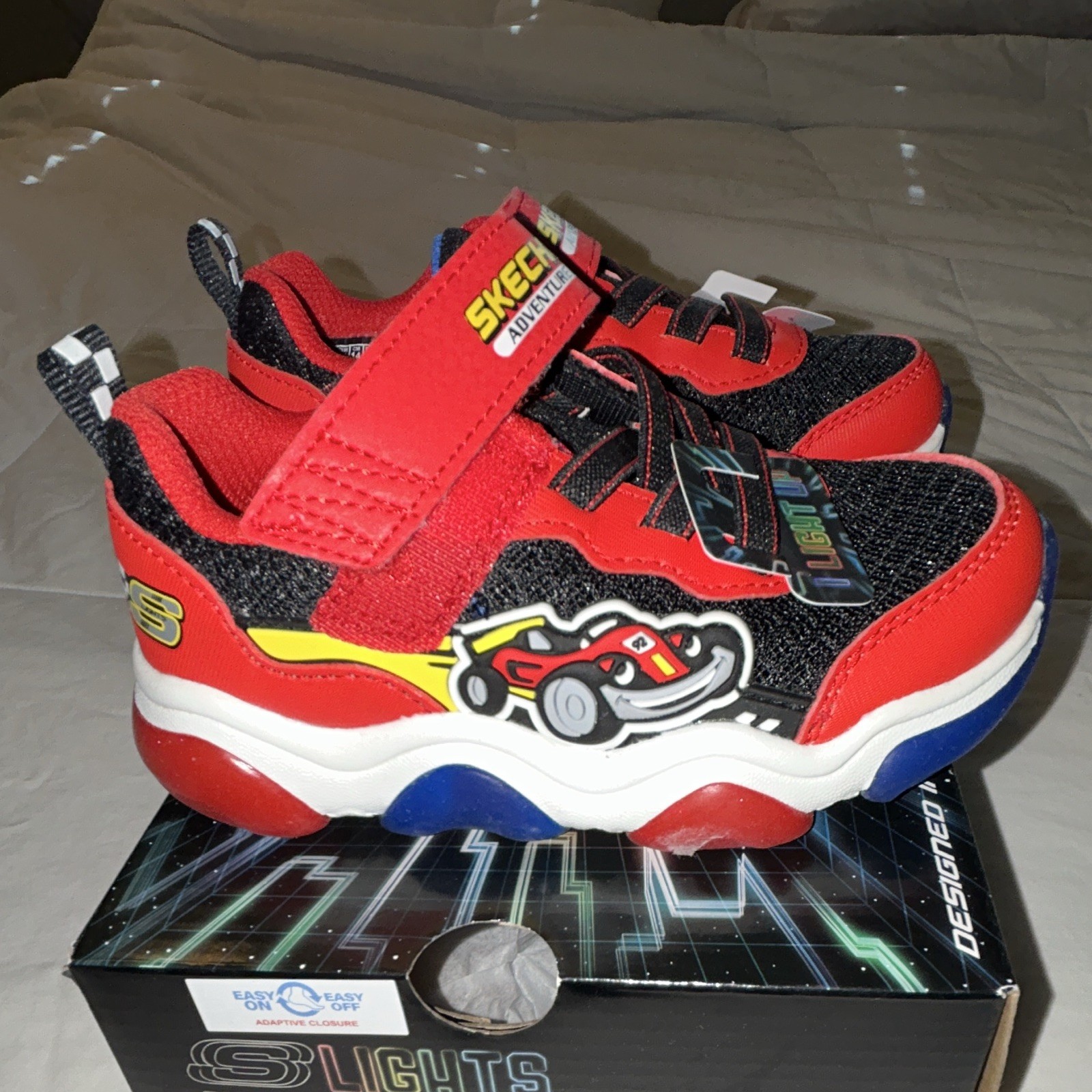 SKECHERS Adventure Racer S-Lights Light Up Boys Size 8 Red Black Sneakers