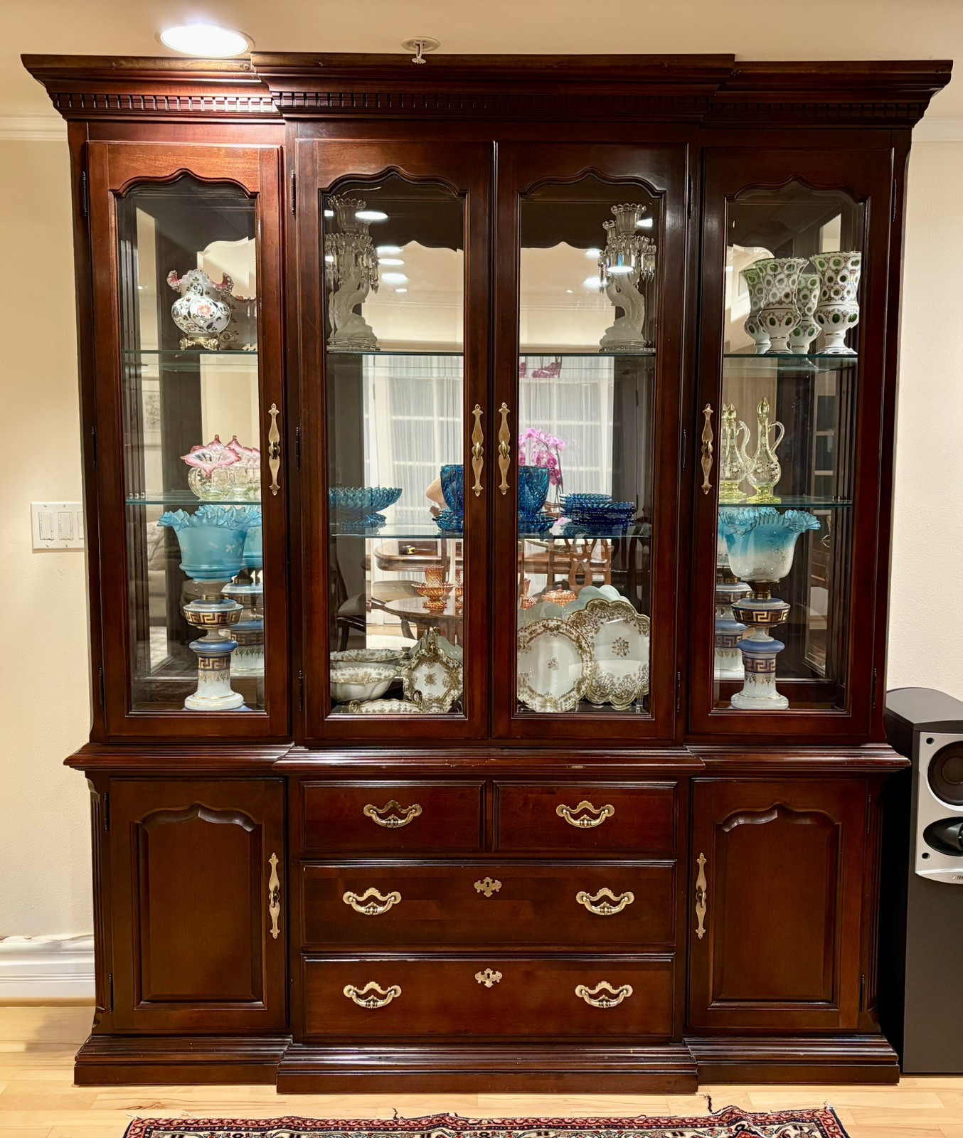 Thomasville Collector\'s Cherry™ Lighted China Cabinet Display Hutch Old Colony