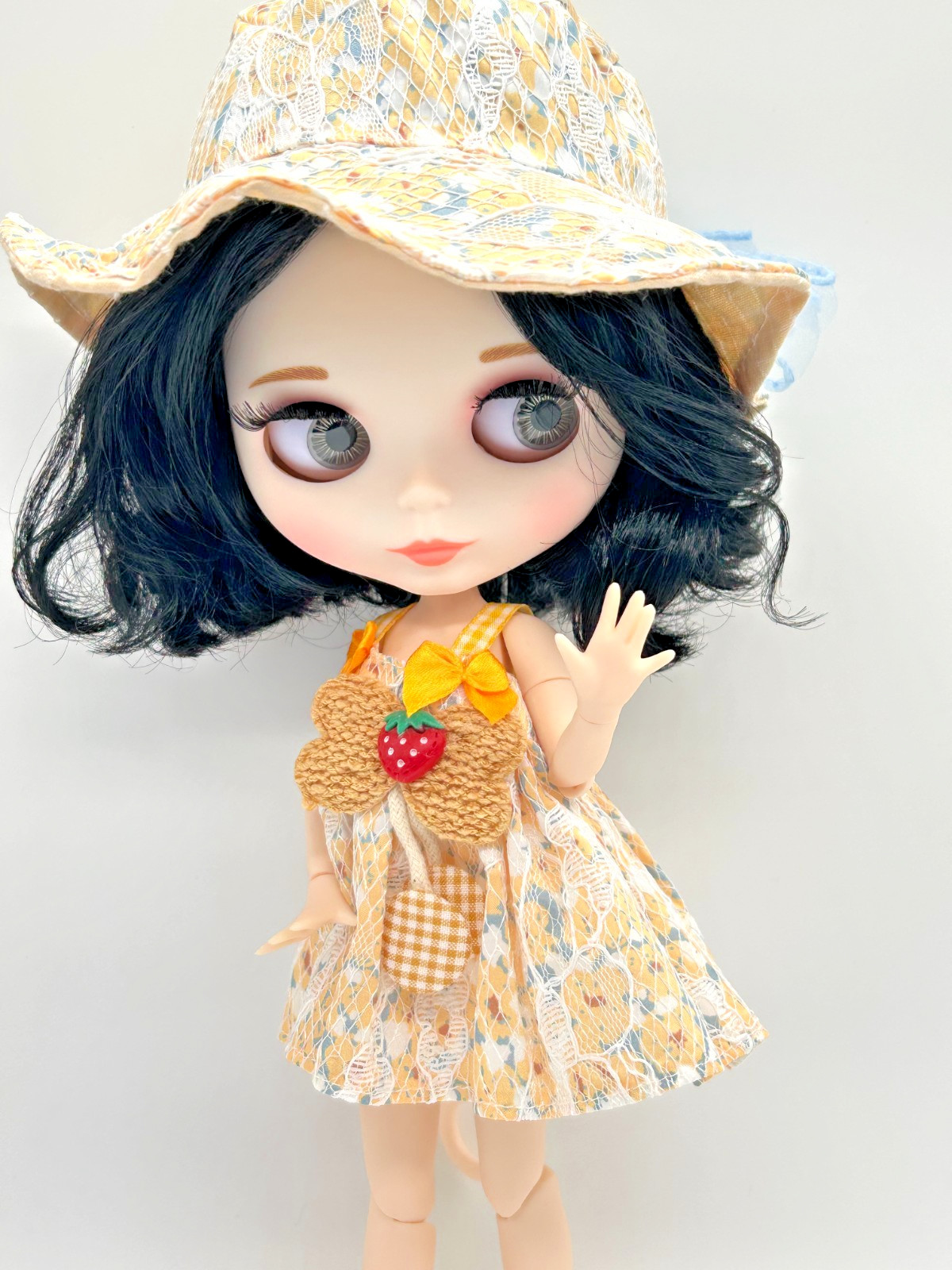 Nude Blythe Factory Jointed Doll Hair Short Color Black no Dress/ Accessories Nude Blythe Factory Jointed Doll Hair Short Color Black no Dress/ Accessories