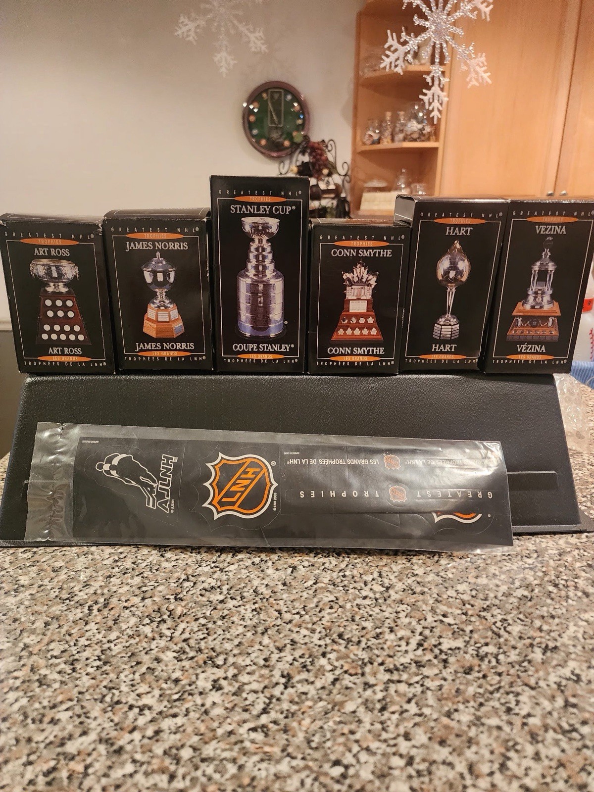 McDonald’s Greatest NHL Trophies Mini Replica Complete Set w/ Display Stand new