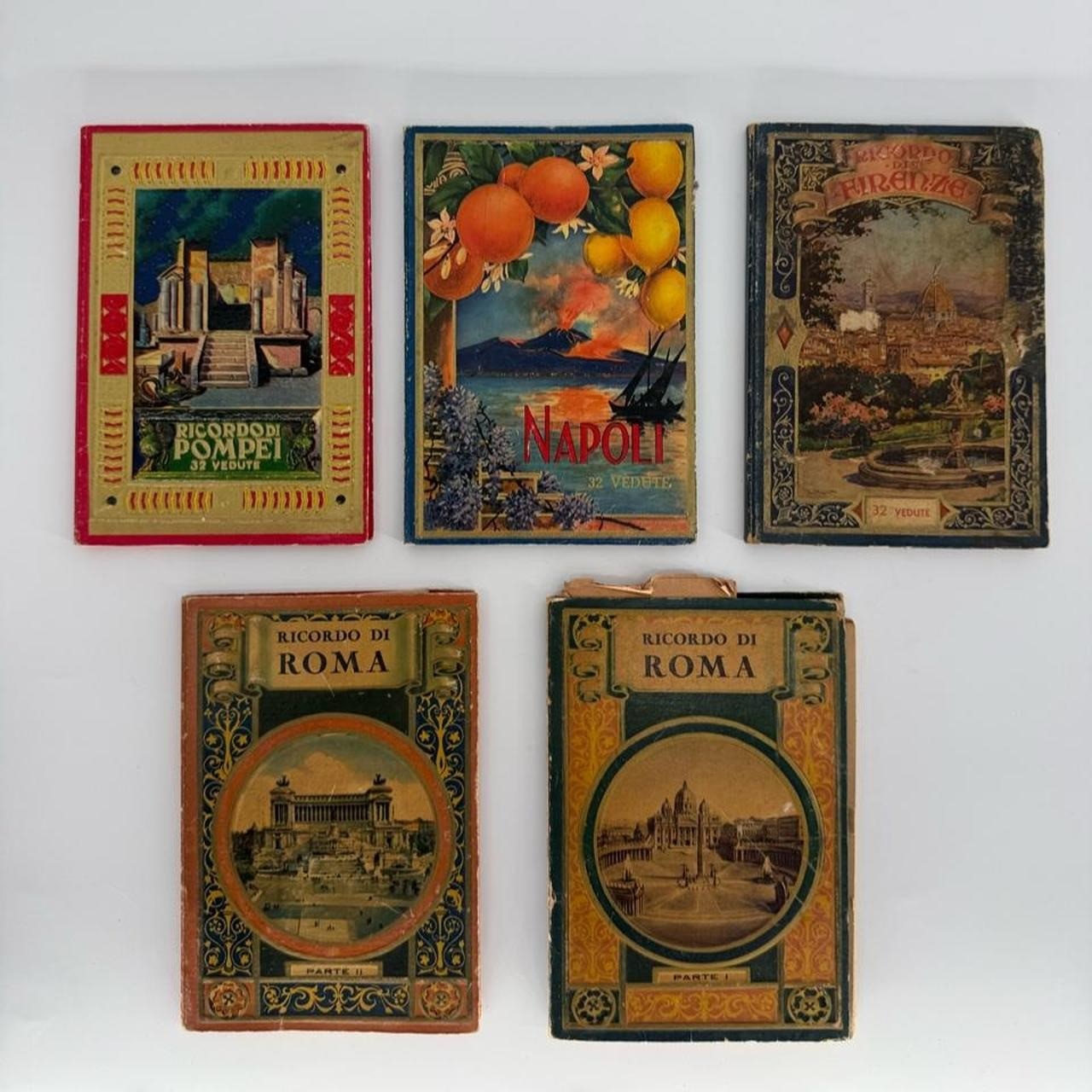 Set of vintage Italian tourist souvenir view albums/booklets Set of vintage Italian tourist souvenir view albums/booklets