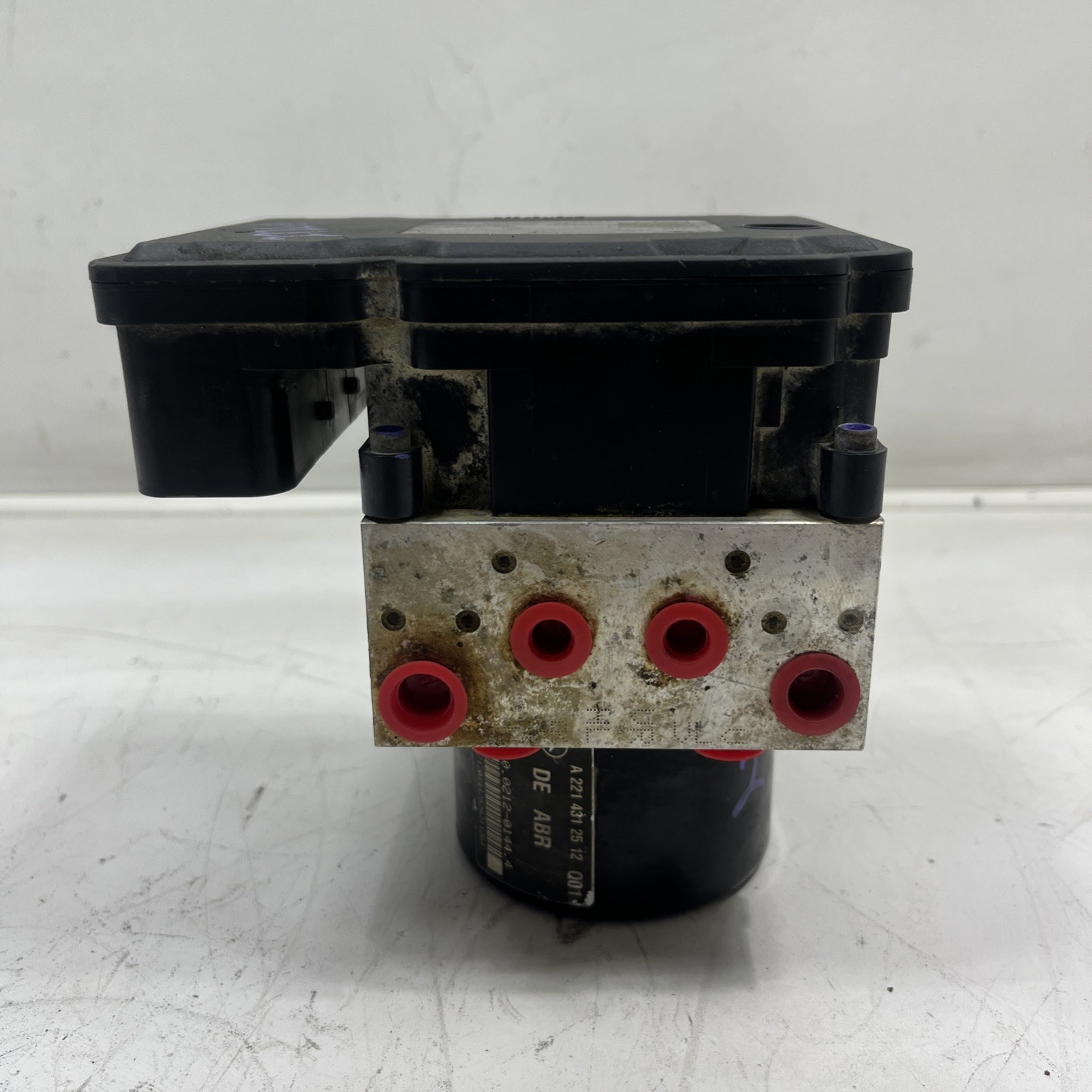 2007-2009 Mercedes S550 4Matic ABS Anti-Lock Brake Pump Control A2215458732 OEM
