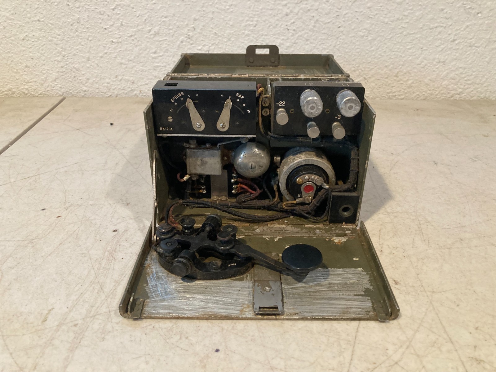 WWII U.S. Army Signal Corps TG-5-B Field Telegraph Set Morse Code WWII U.S. Army Signal Corps TG-5-B Field Telegraph Set Morse Code