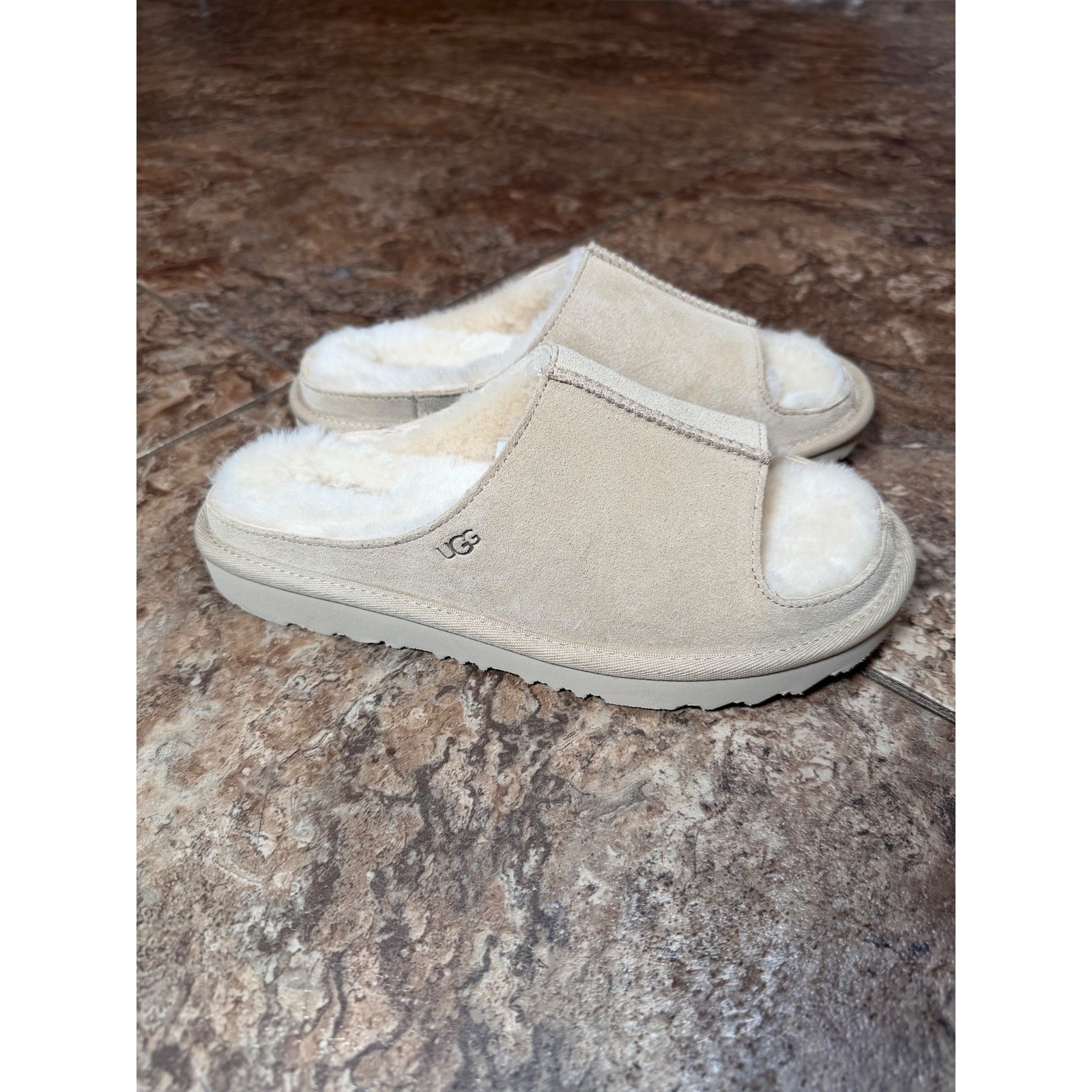 UGG Cozetta Curly Slide Sand Suede Sheepskin Slippers 1175217 Womens 6 UGG Cozetta Curly Slide Sand Suede Sheepskin Slippers 1175217 Womens 6