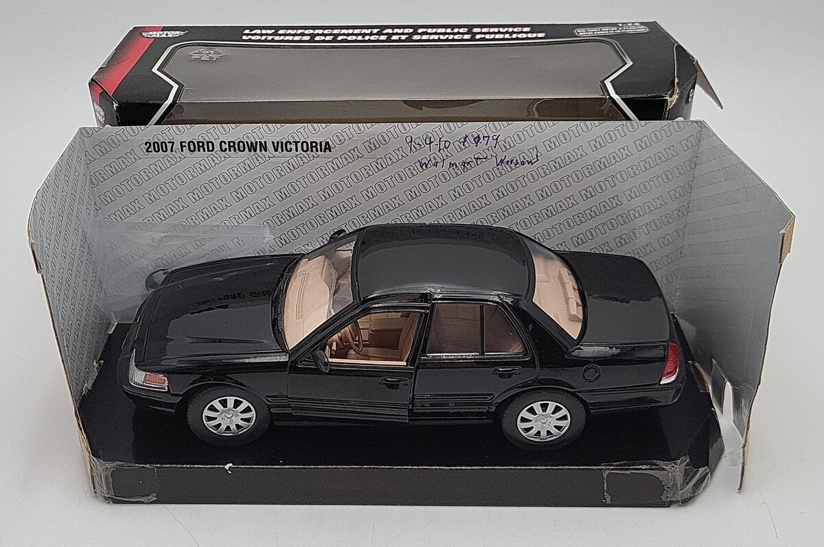 Motor Max 76400 1:24 2007 Ford Crown Victoria EX/Box