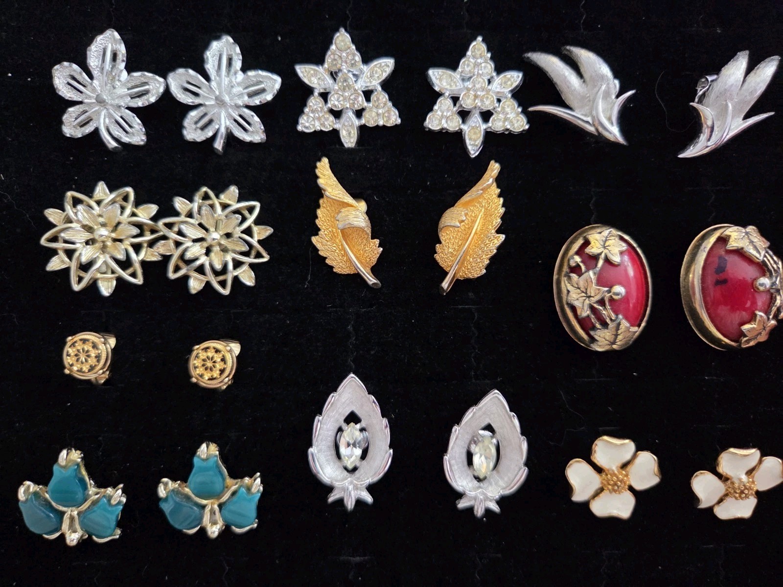 Vintage All Signed Earrings Lot Clip On Leaves Monet Pucinni Trifari 1928 Floral