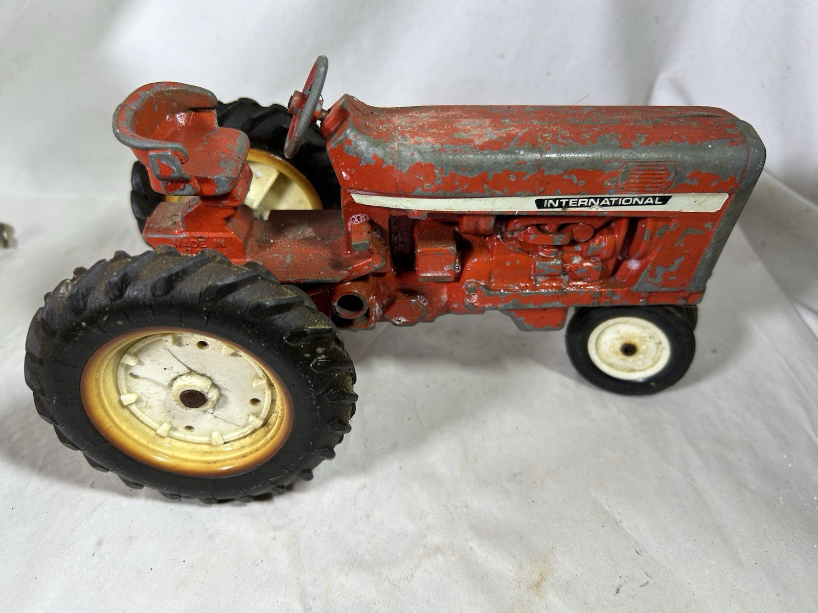 Vintage ERTL International Harvester Red Tractor Made in USA Farm Toy Vintage ERTL International Harvester Red Tractor Made in USA Farm Toy