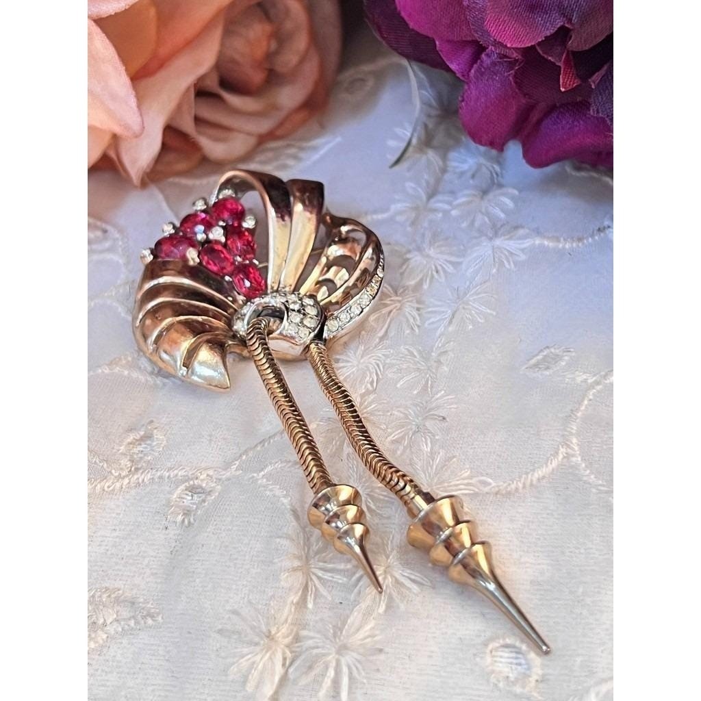 Vtg Boucher BROOCH Phrygian Cap Mark Dangle Fuchsia Rhinestones 2591 Sterling Vtg Boucher BROOCH Phrygian Cap Mark Dangle Fuchsia Rhinestones 2591 Sterling