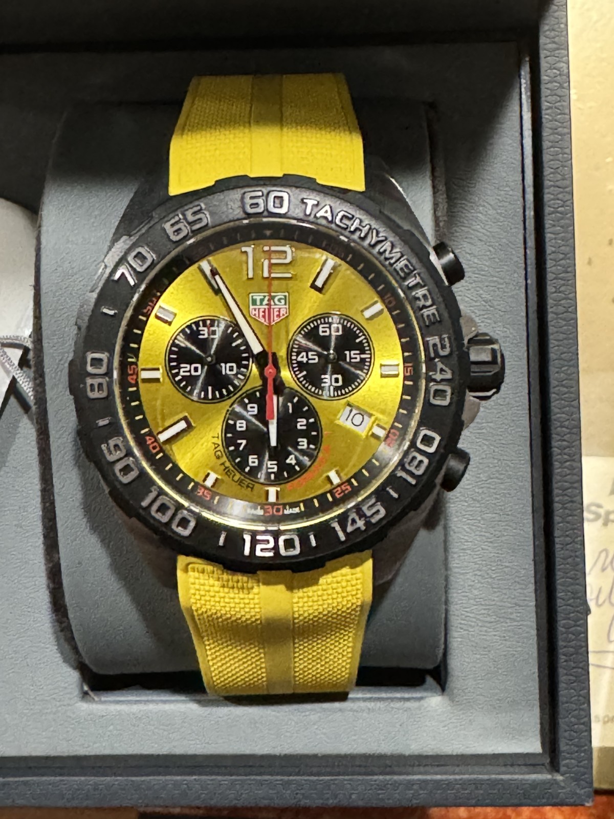 TAG HEUER Formula 1 🟡Yellow Sunburst🟡 Quartz Chronograph CAZ101AM (RUBBEER) 🥳
