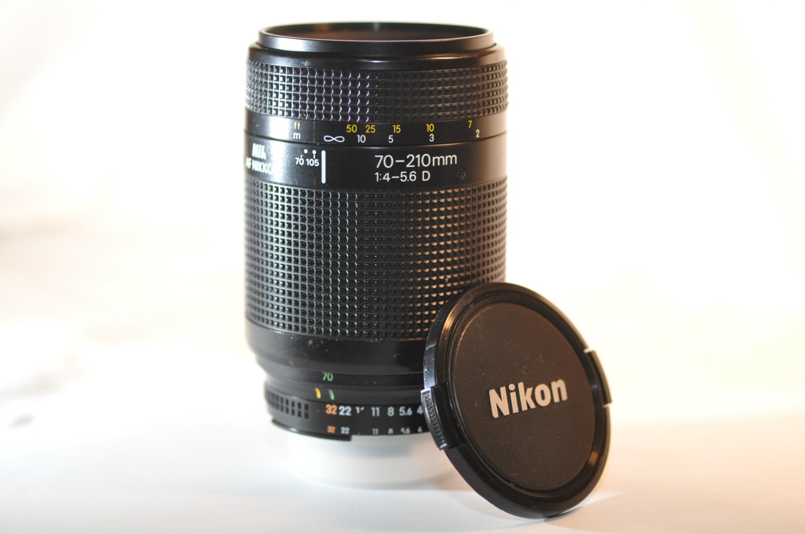 Nikon AF D Nikkor 70-210mm f/4-5.6 FX lens for F100 F5 N80 D610 D850 D7200 DF
