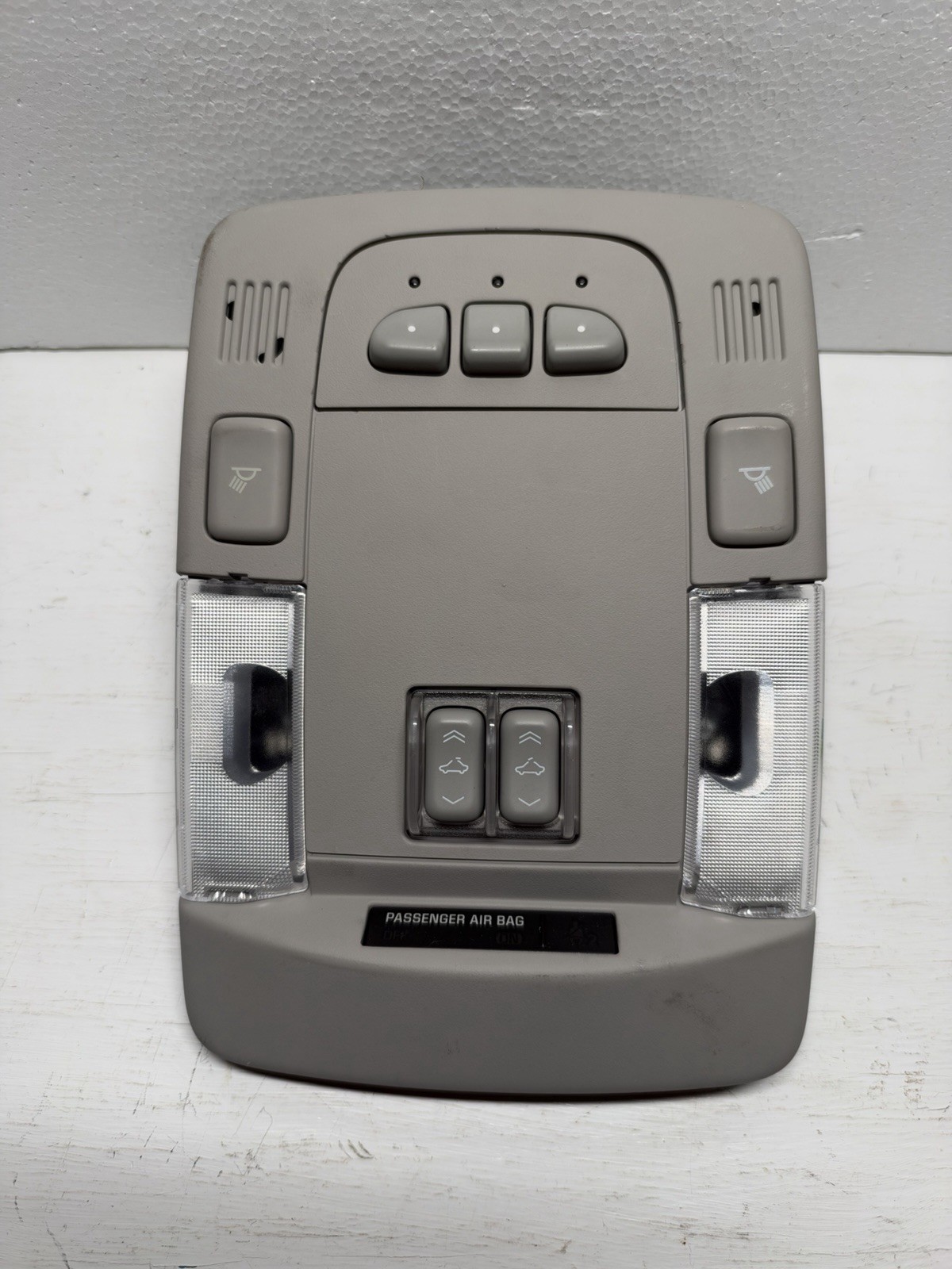 06-11 Cadillac DTS Overhead Console Map Lights Sunroof Switch Homelink Shale OEM 06-11 Cadillac DTS Overhead Console Map Lights Sunroof Switch Homelink Shale OEM