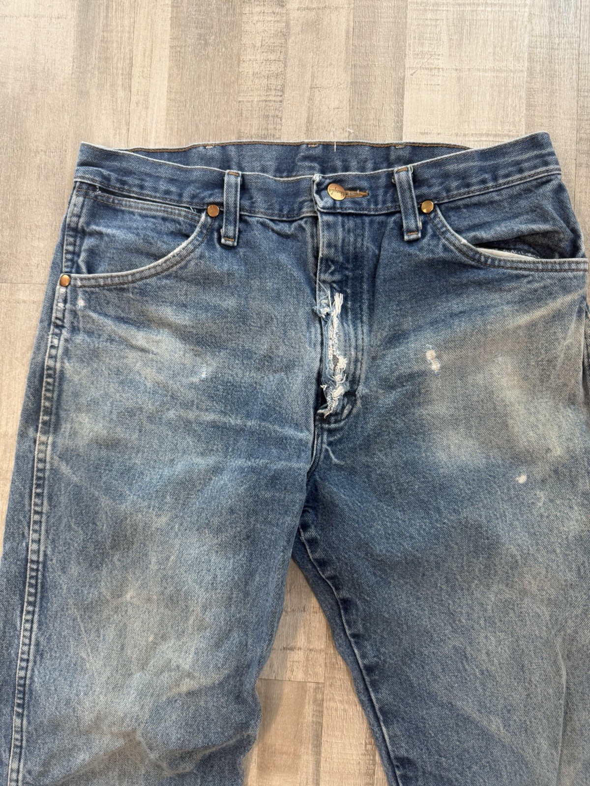 Wrangler 13MWZPW Cowboy Cut Jeans Men’s 33x34 Distressed Faded Workwear